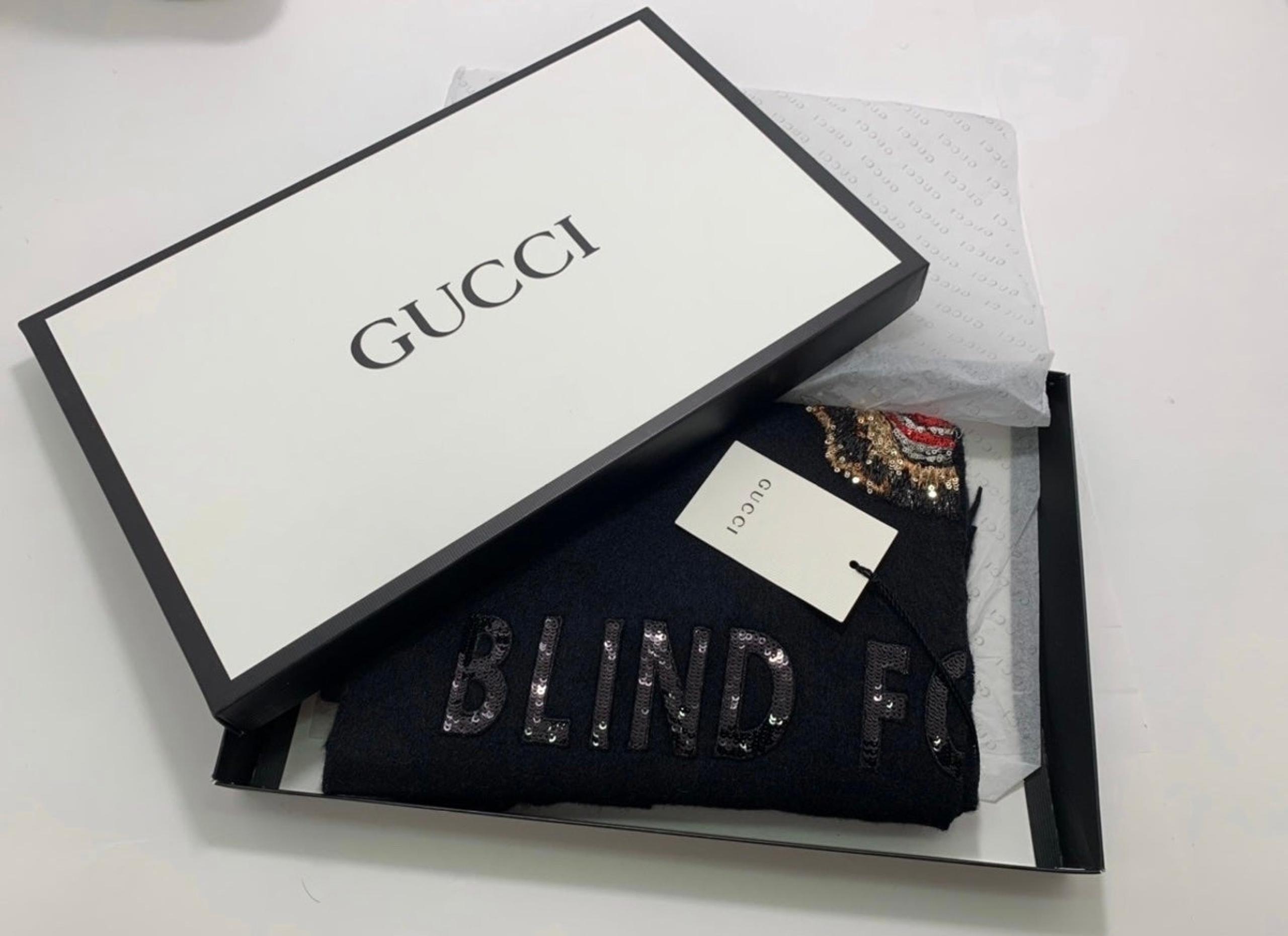 Gucci Hanmade tiger motif scarf