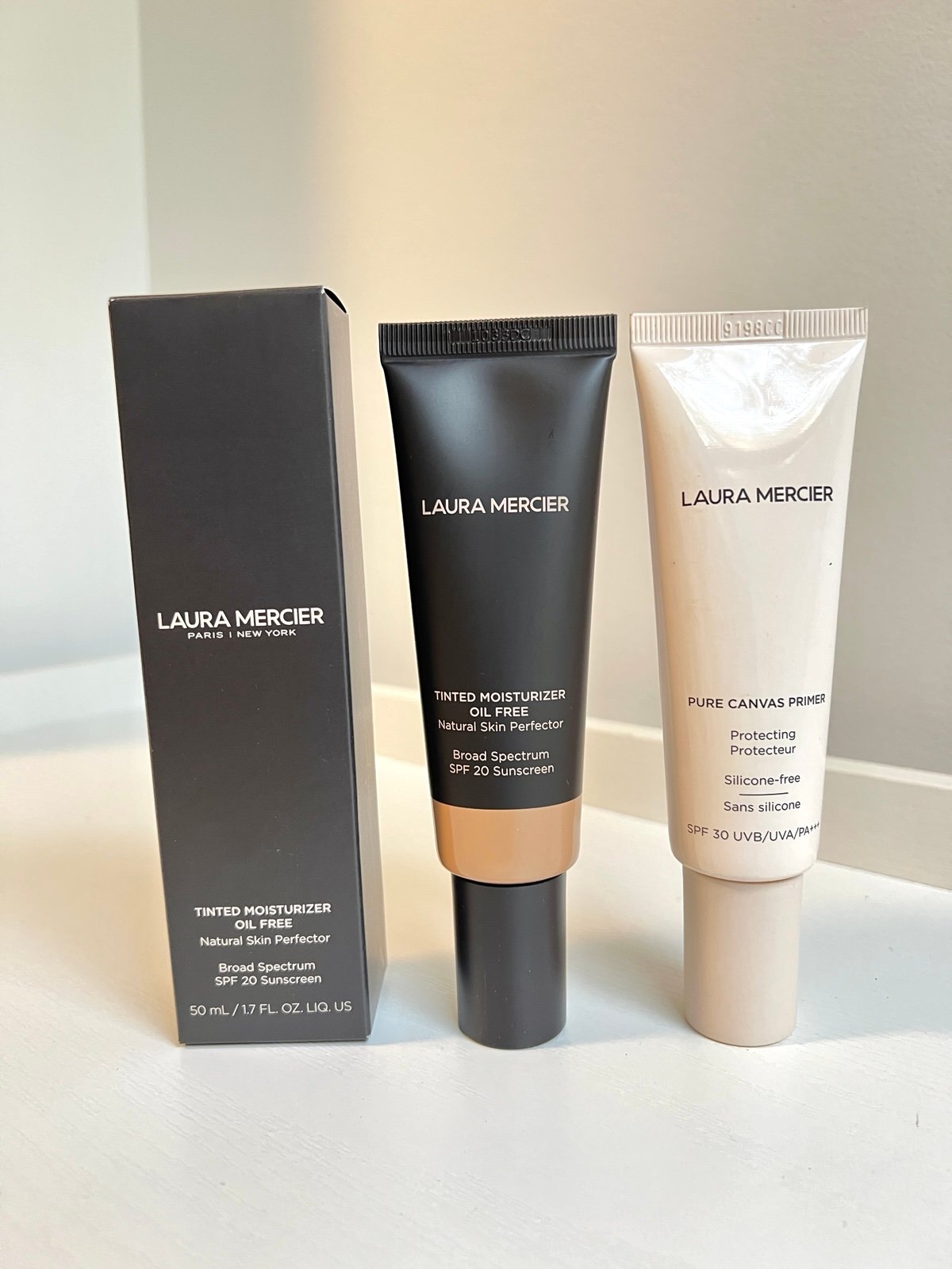 Laura Mercier Pure Canvas Primer & Tinted Moisturiser