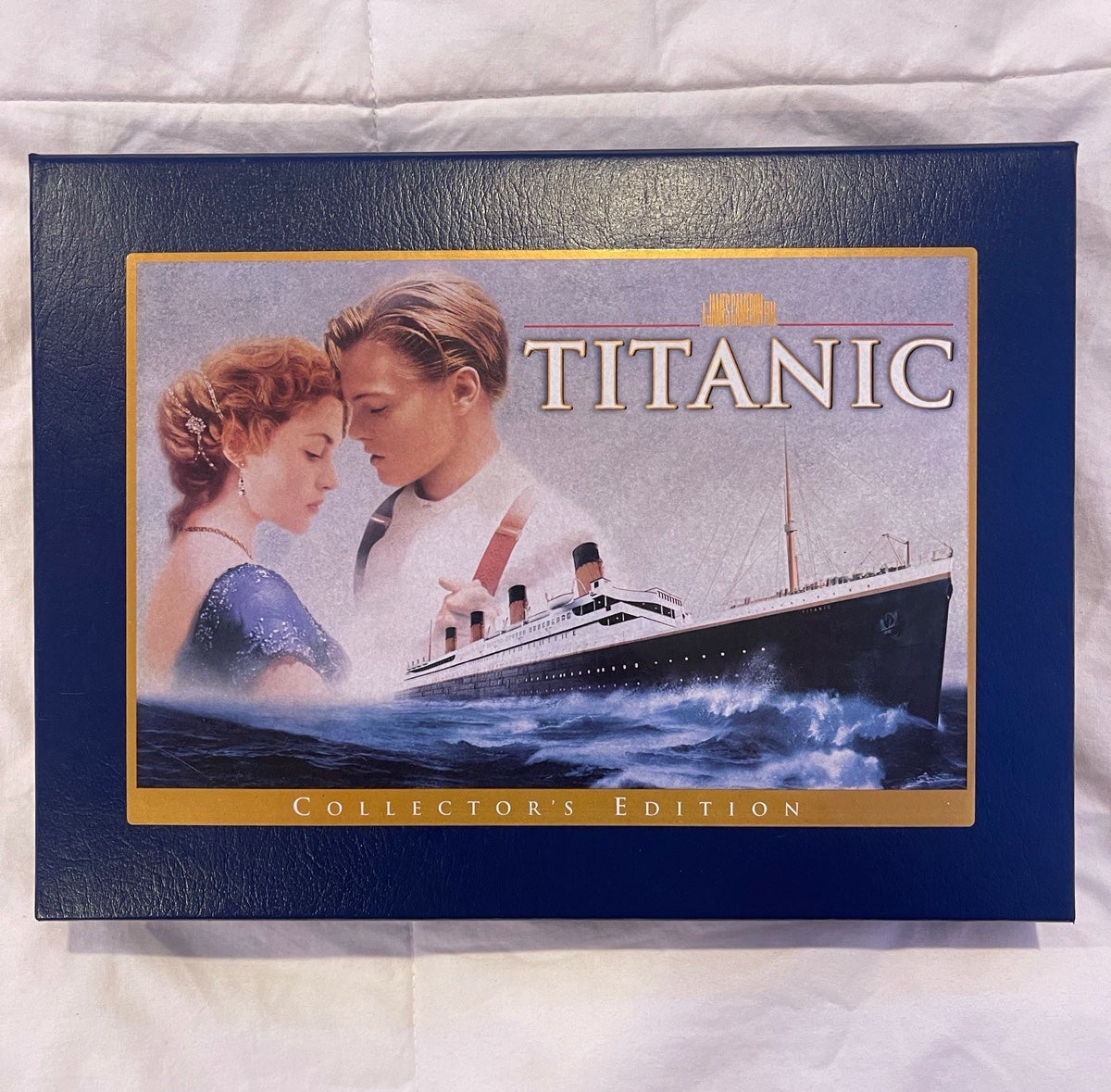 RARE TITANIC A FILM BY JAMES CAMERON VHS COLLECTORS EDITION