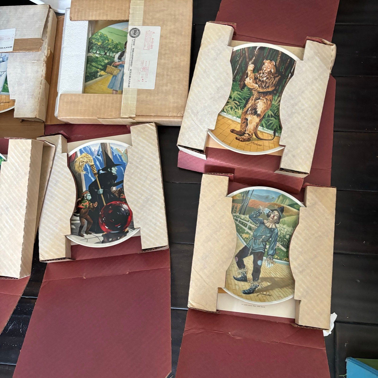 Wizard of Oz plates- set of 8 with boxes