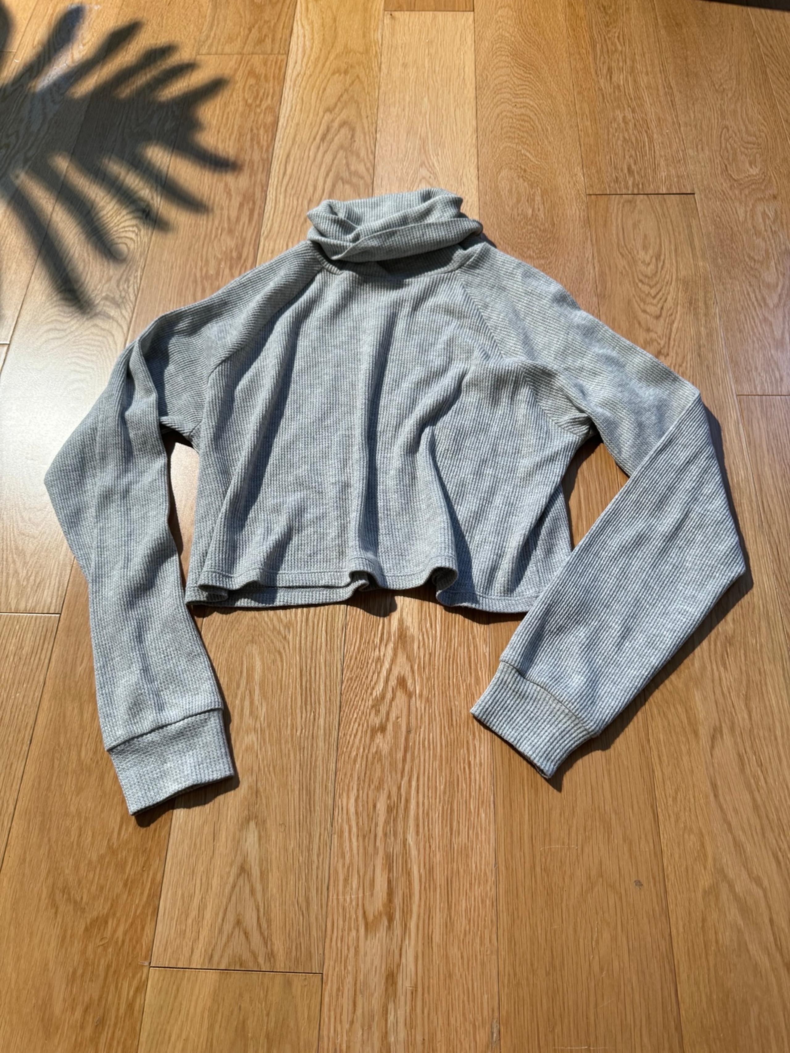 Cropped Turtleneck