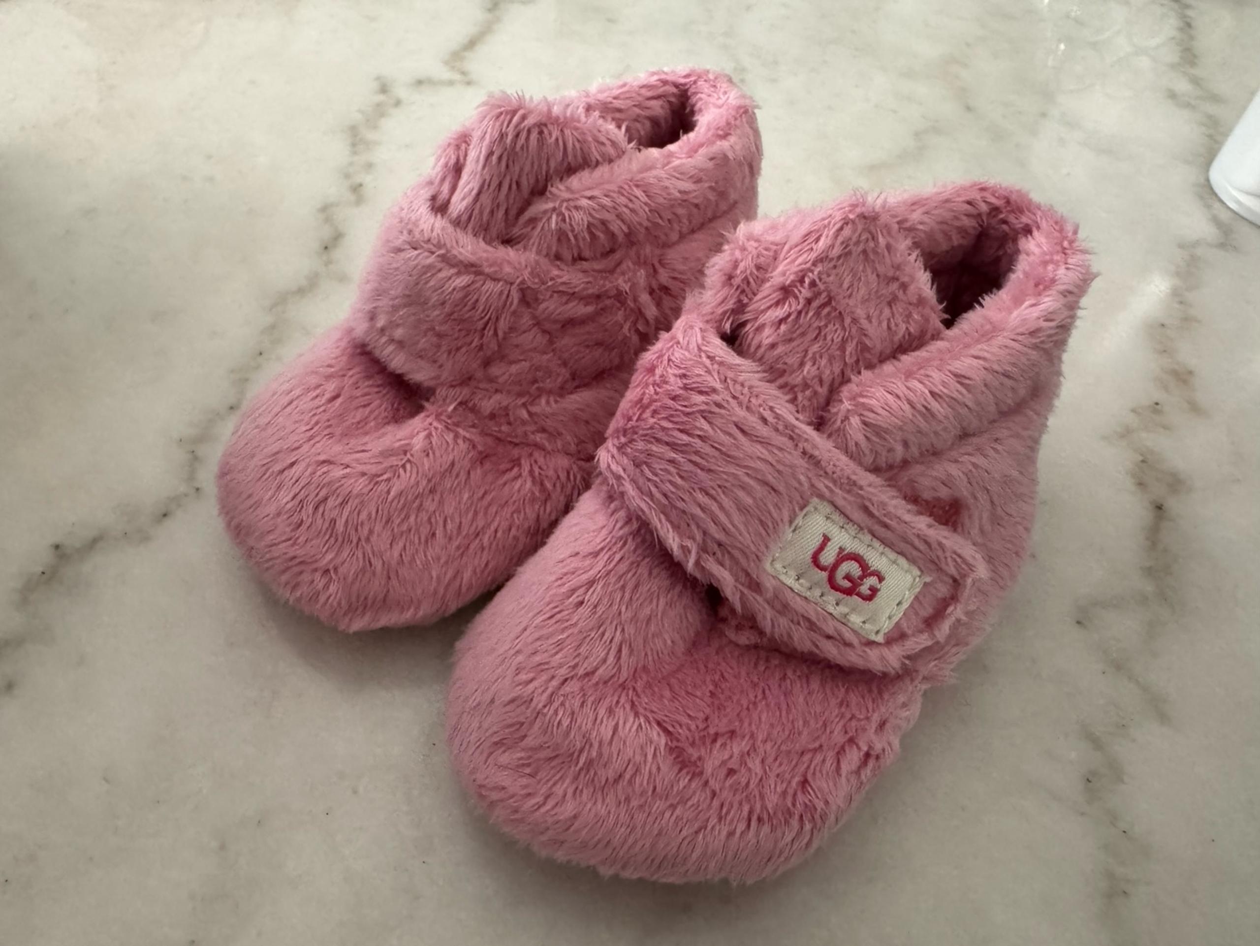 Baby Uggs - size 2-3 pink boots slippers