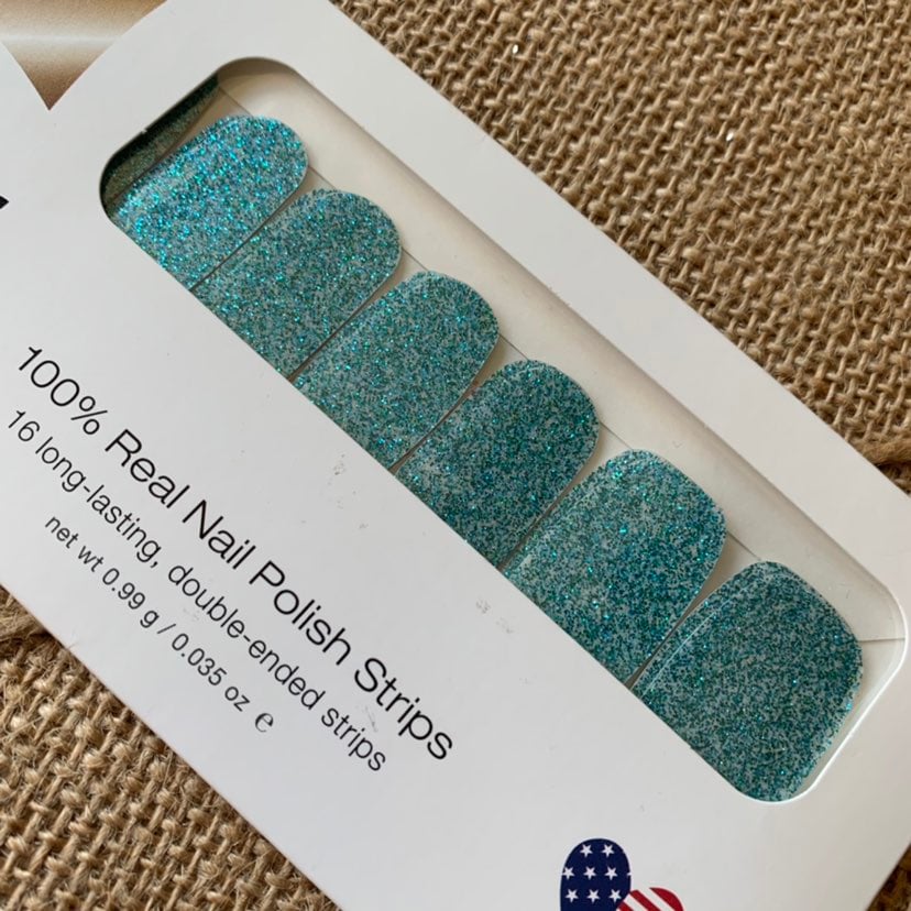 Color Street Blue lagoon glitter Nails