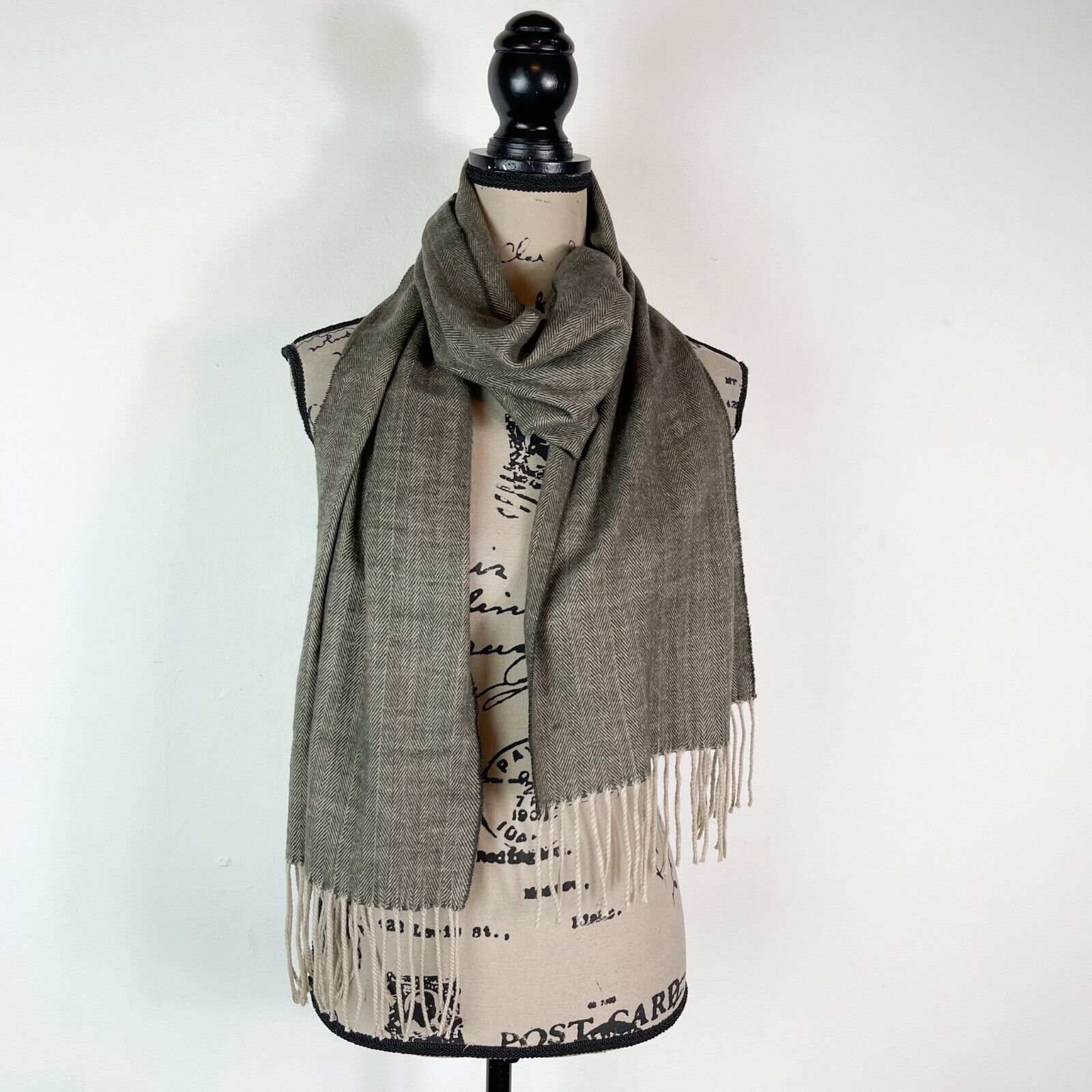 Nordstrom NWOT Khaki Herringbone Pattern Cashmere Feel Scarf