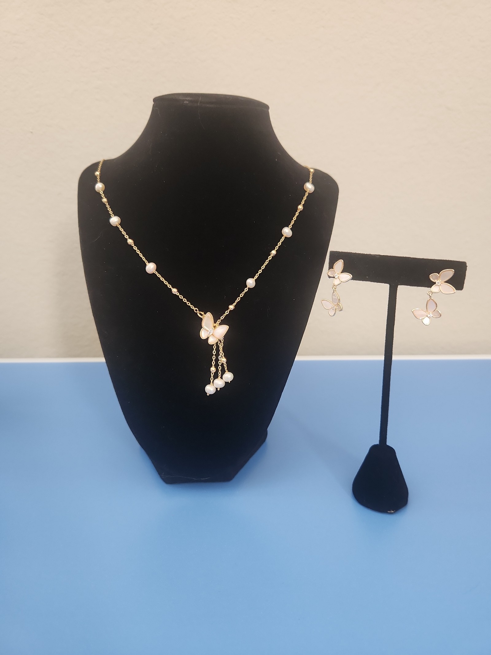 Butterfly Necklace and Earring Fresh Water Pearl Set
