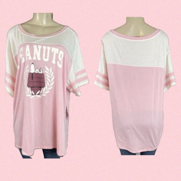 Vinyl Icons +2X Pink Peanuts Snoopy Dog House Graphic Half Sleeve Baseball Tee