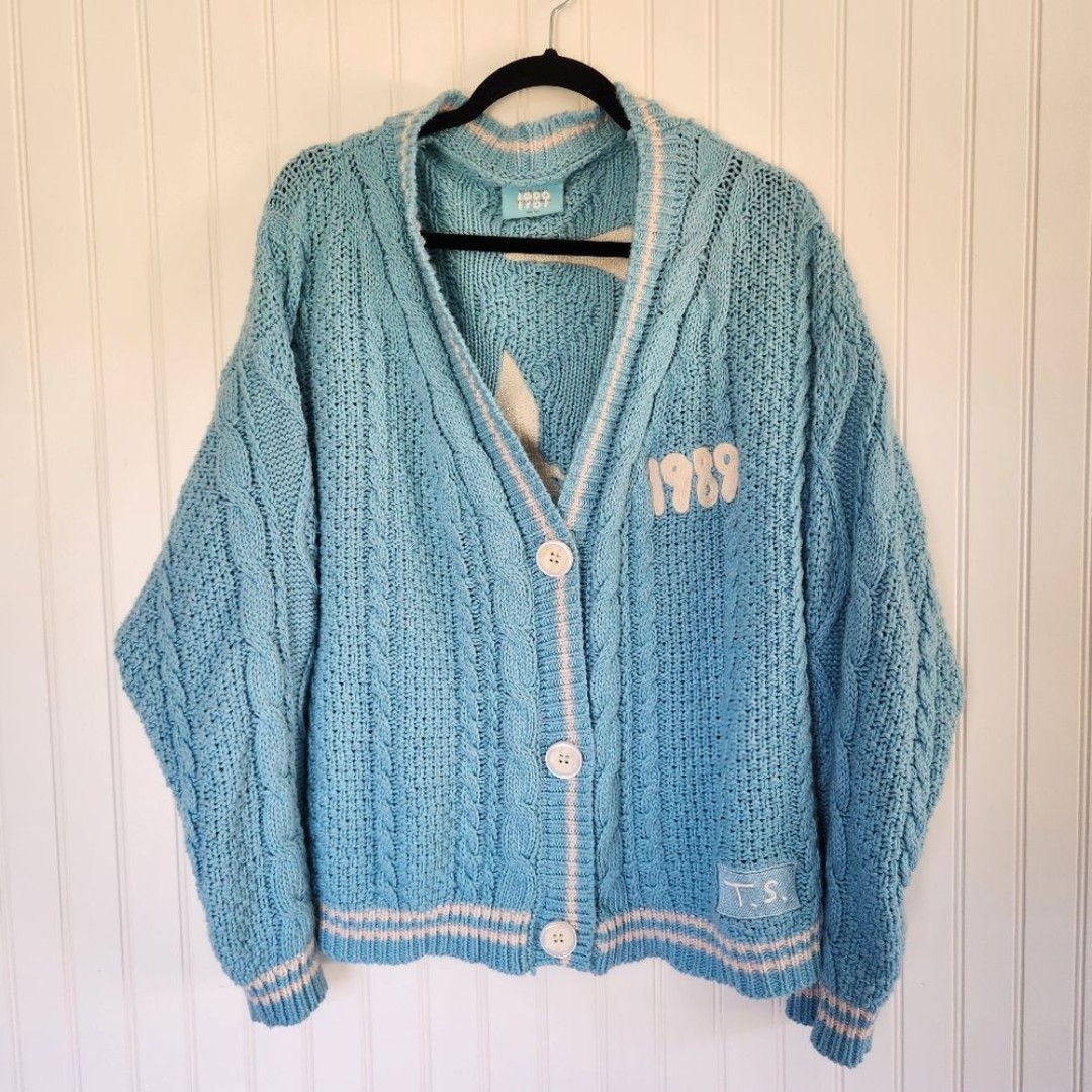 TAYLOR SWIFT Taylor's Version 1989 Cable Knit Light Blue Birds VNeck Cardigan ML