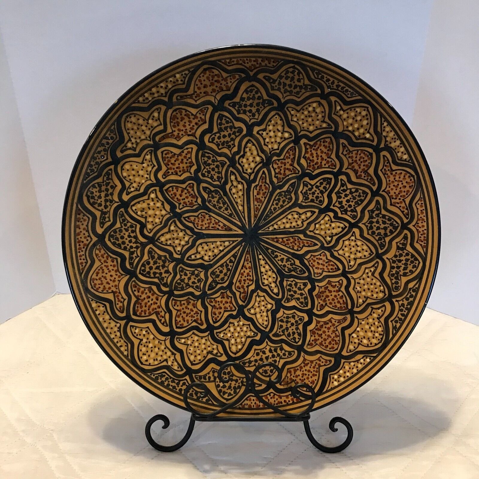 Genuine le souk Tunisiian 14.5 inch platter with stand