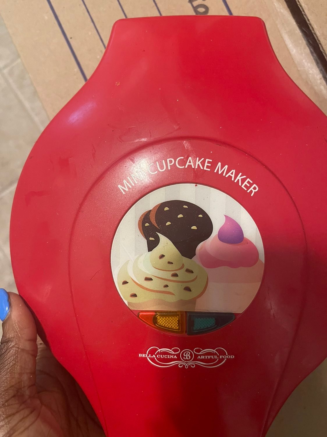 Mini cupcake maker and cake pop maker