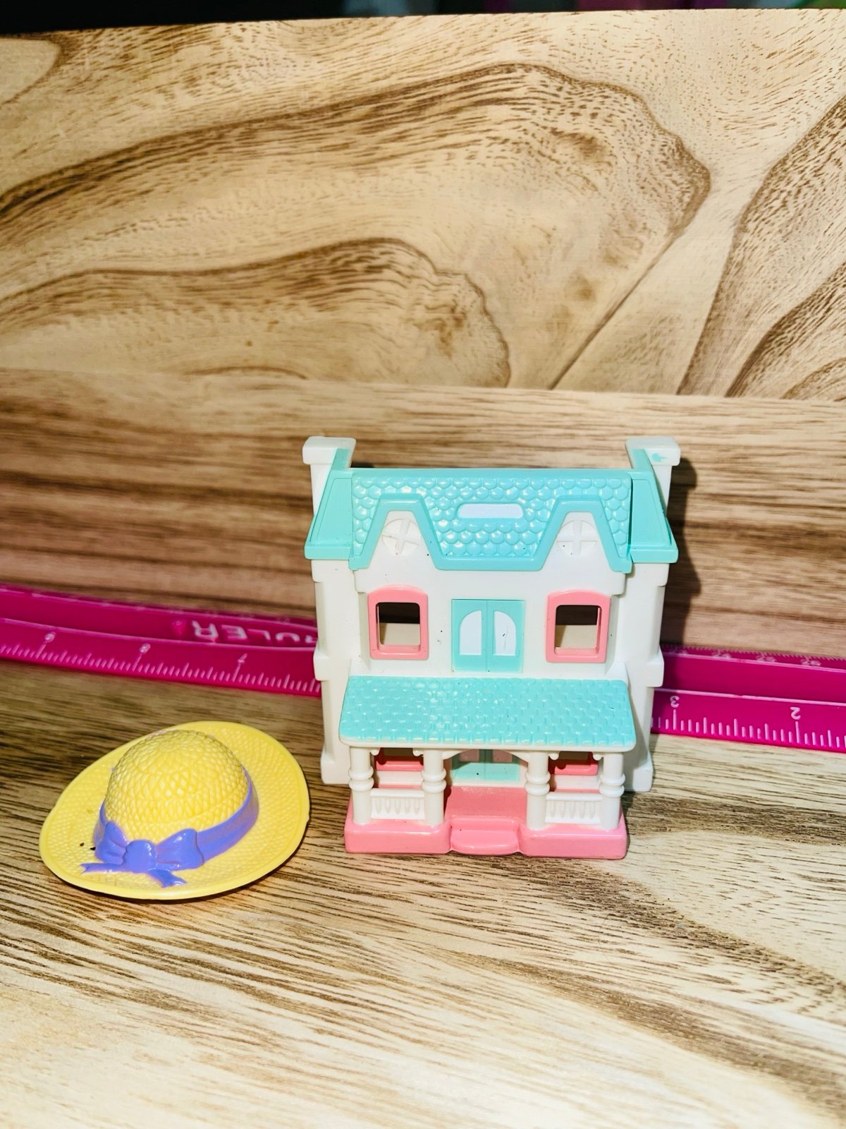 Fisher-Price loving family dollhouse mini replica & hat doll set