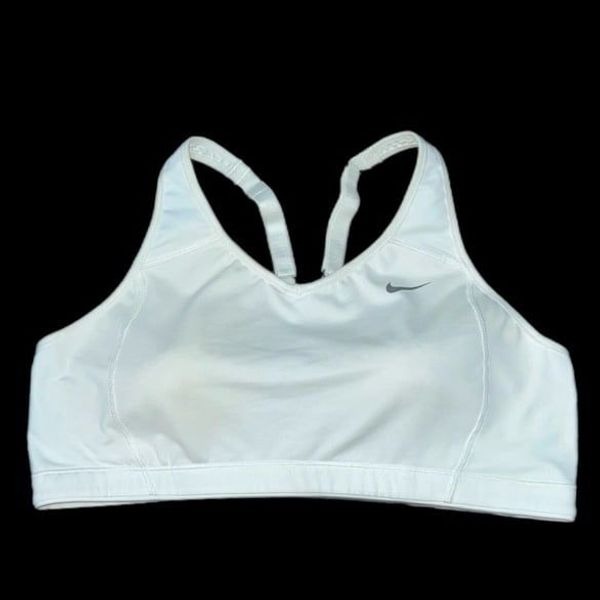 Nike Women’s Victory Definition Training bra High Support Molded cups XL B/C