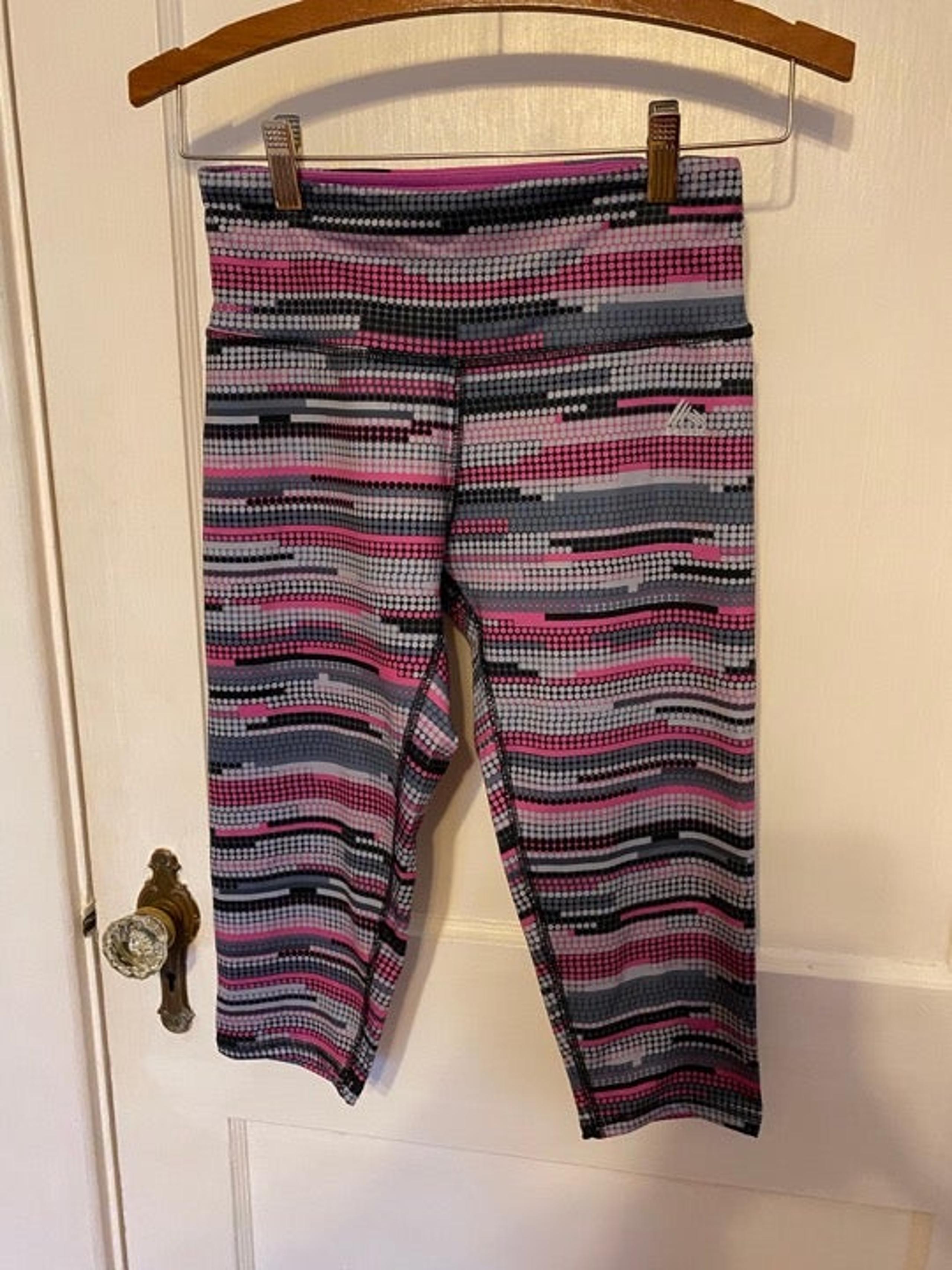 Reebok polka dot capri legging pants S