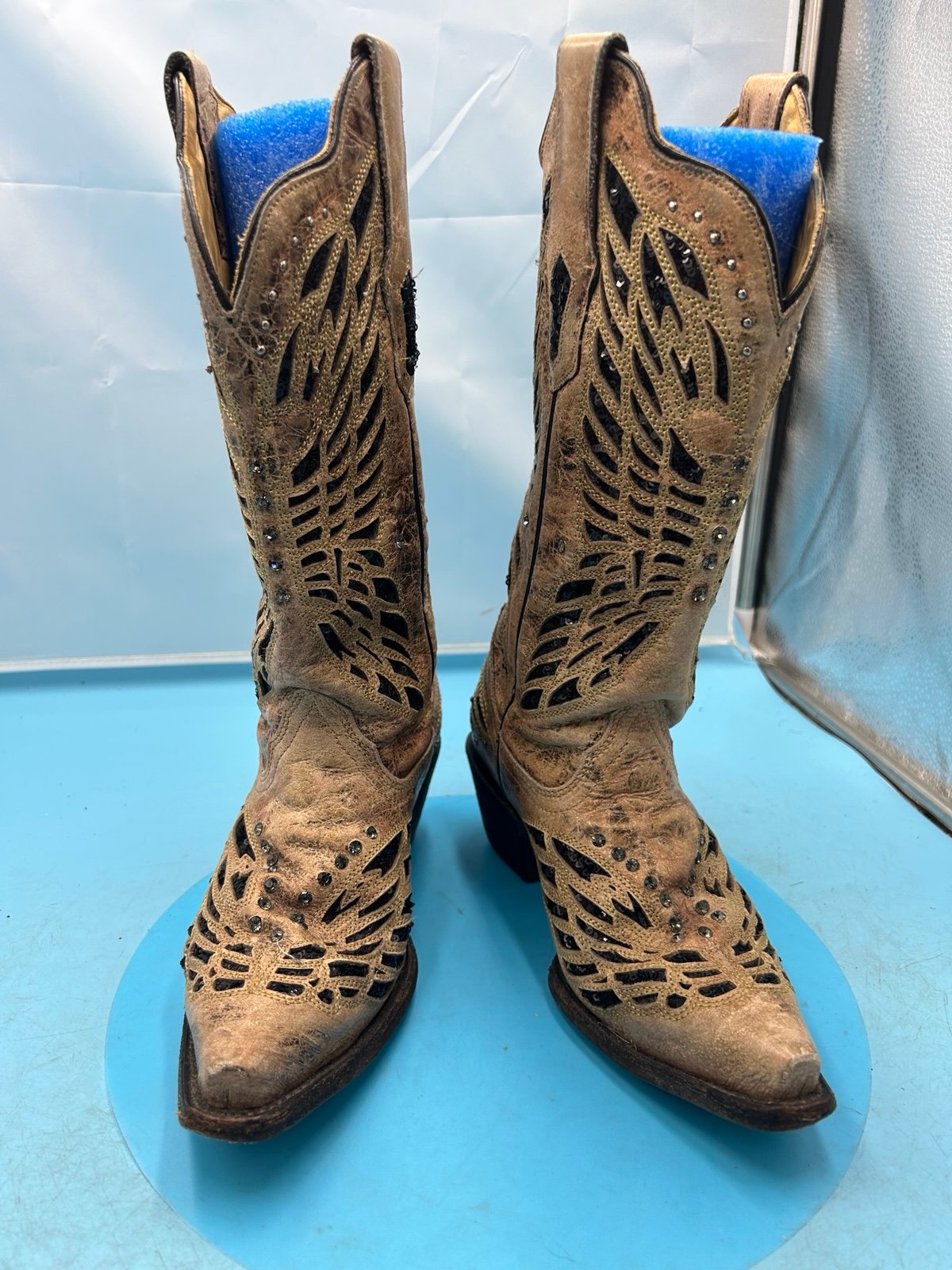 Corral women 5.5 butterfly sequin cowgirl boots