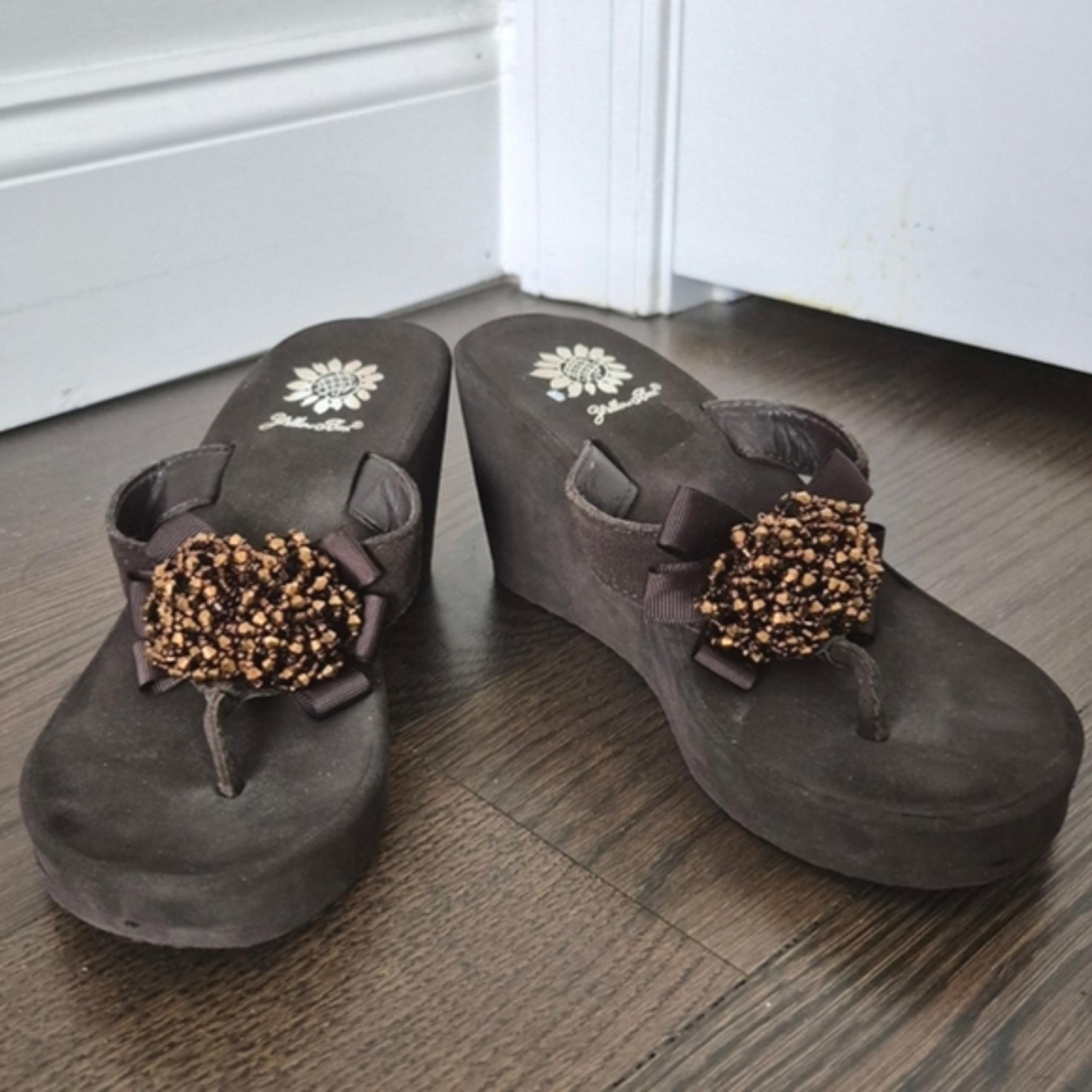 YELLOW BOX Saffron Brown Leather Floral Embellished Thong Wedge Sandal Travel