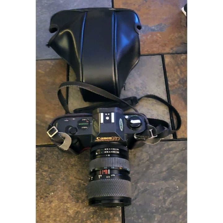 Canon T50 SLR Camera 35mm with Tokina Zoom Lens and Leather Cover