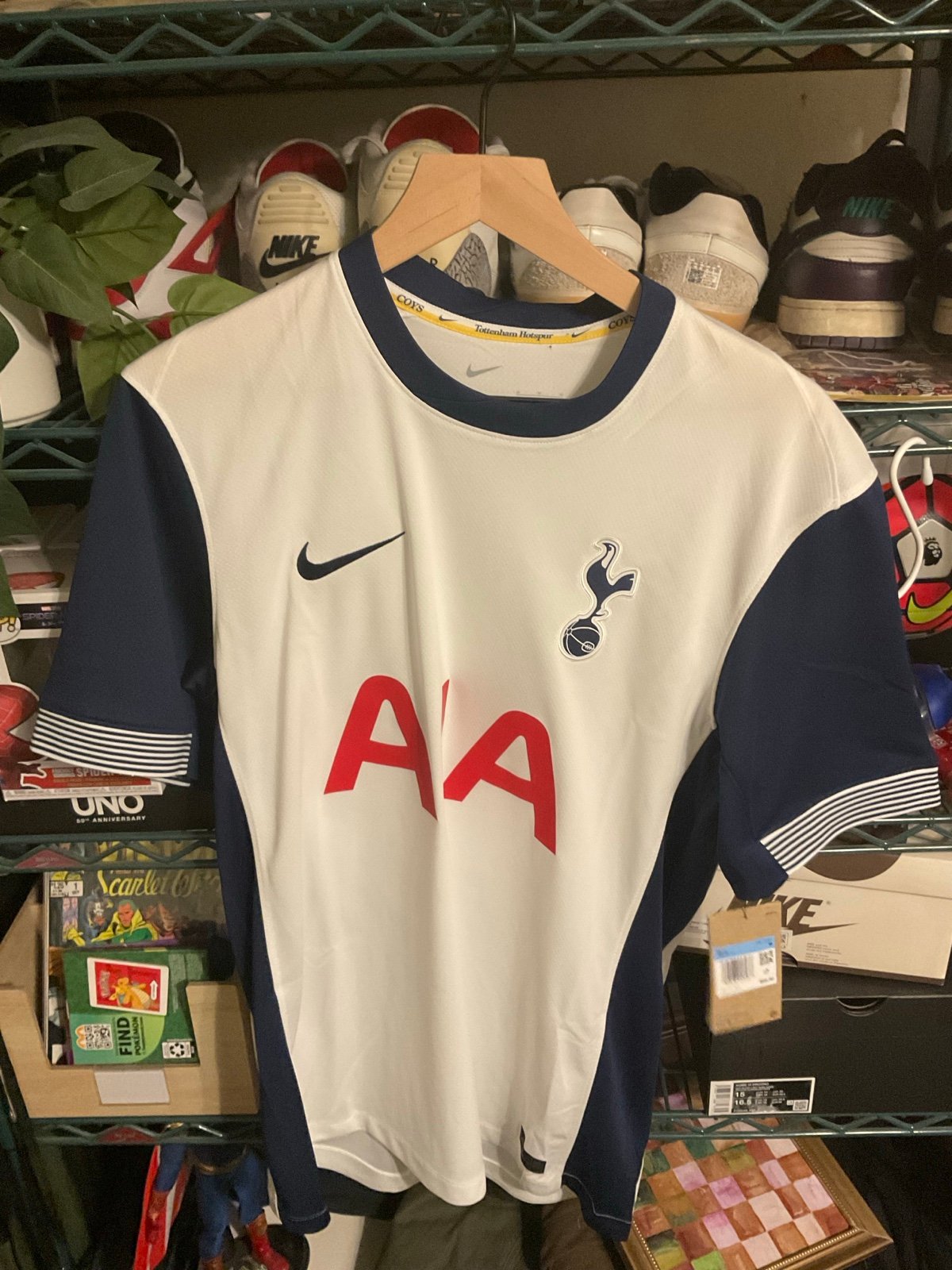 Tottenham Hotspur F.C. 2024/25 Replica home jersey. Sz. Med.. Slim Fit