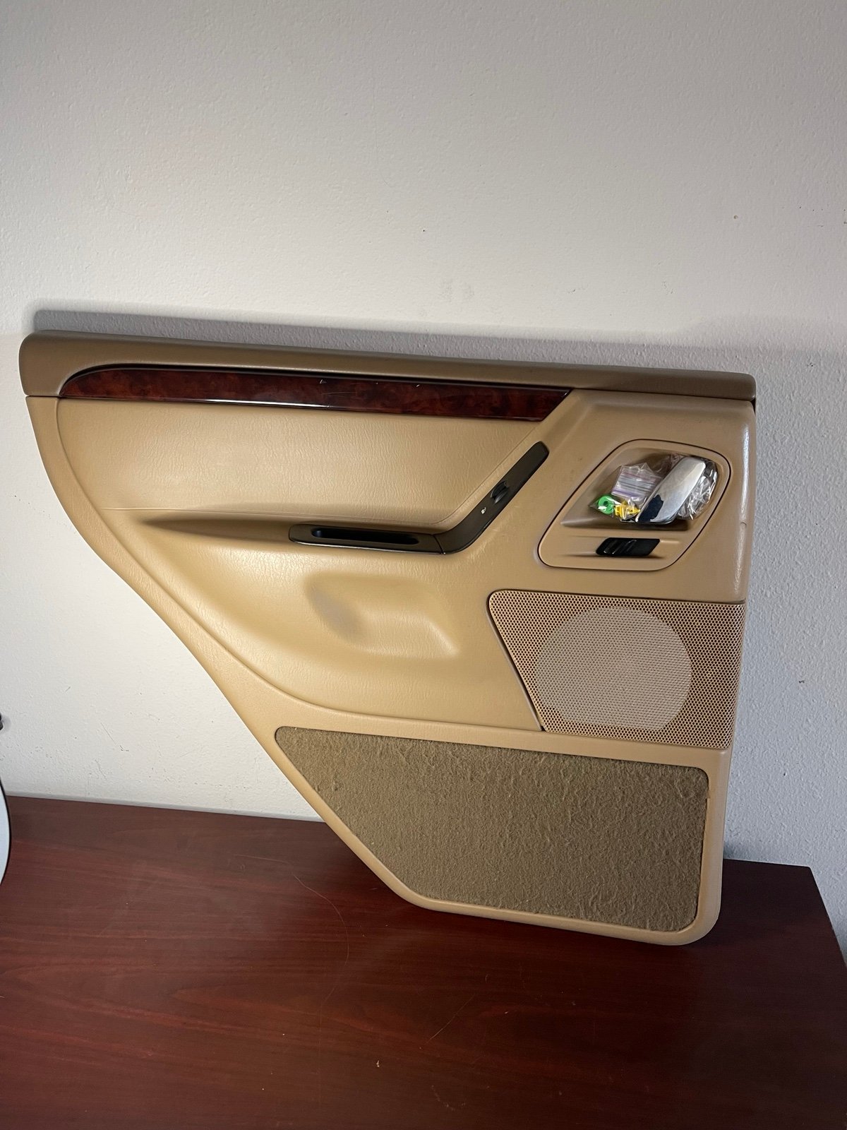 Jeep Grand Cherokee Limited 99-04 Drivers Side Rear Woodgrain Panel Tan