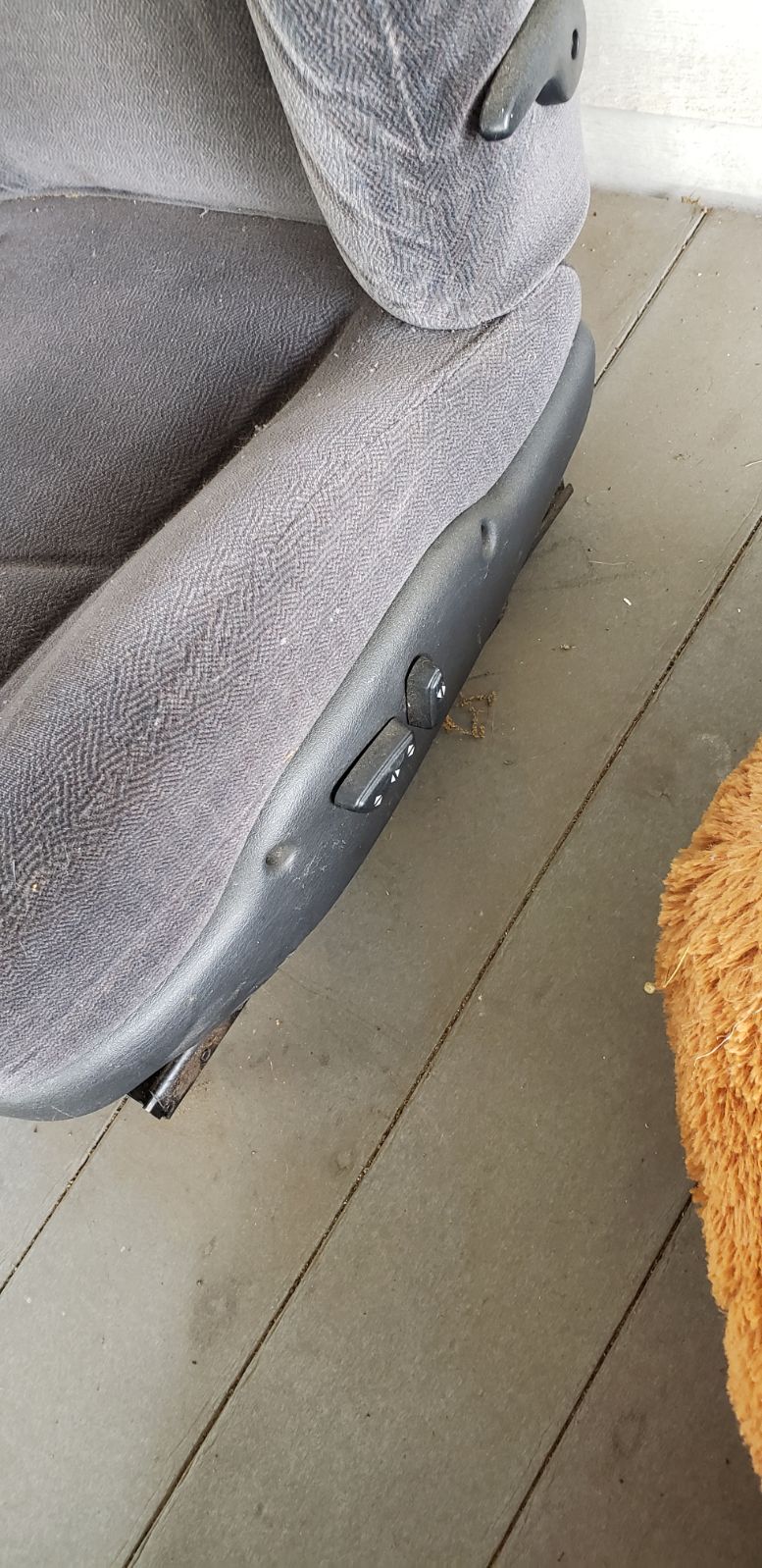 2001 Chrysler sebring car seats