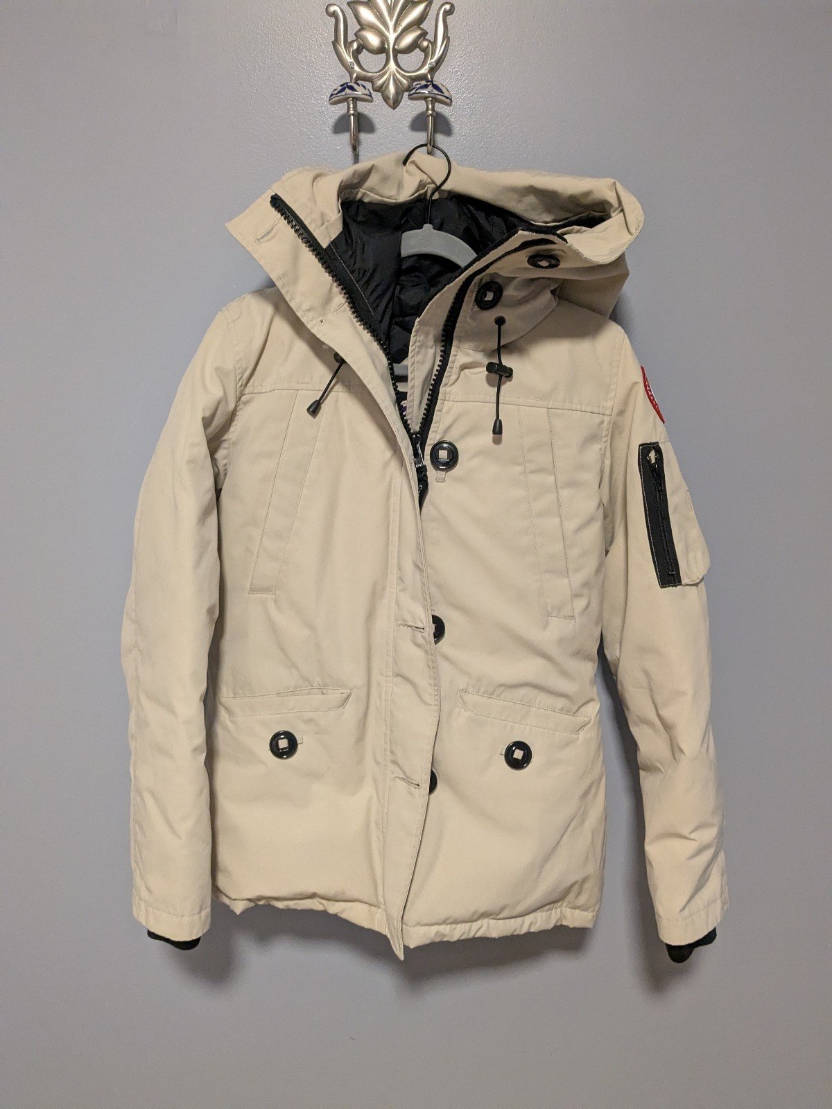 Canada Goose Coat/Jacket women size medium in sand color