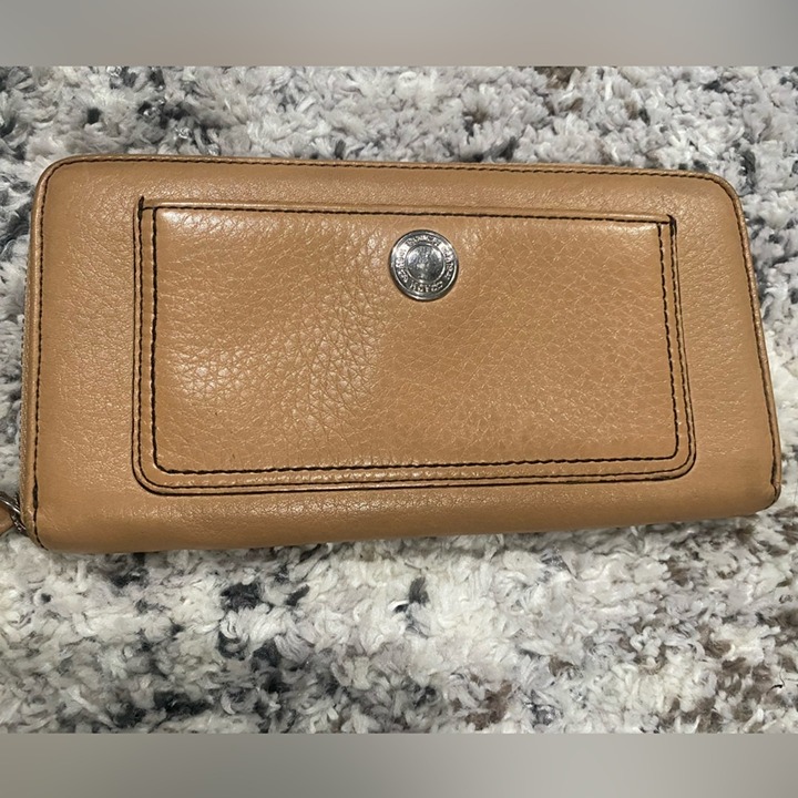 Coach Accordian Zip Wallet Tan Calf Leather