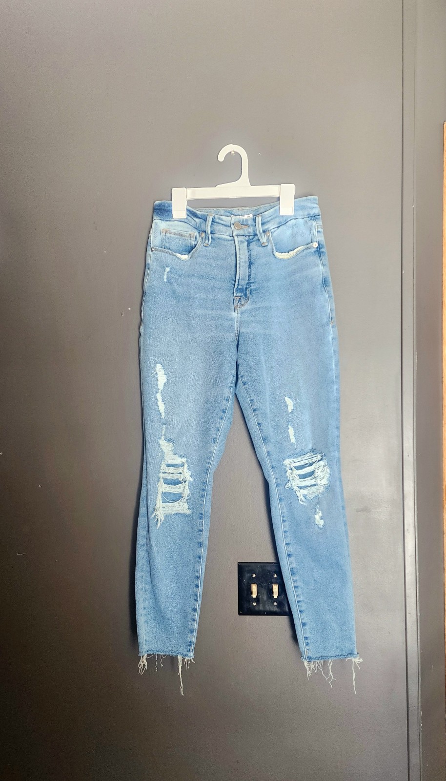 Good American Good Jeans Straight Leg Distressed Raw Hem Lightwash Size 6 / 28