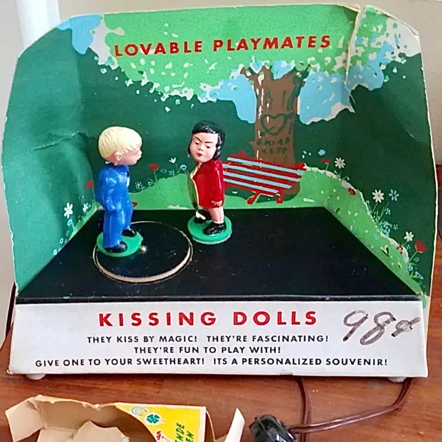 Vintage Magneto 1959 Kissing Dolls and Motorized Display Case, Western Germany