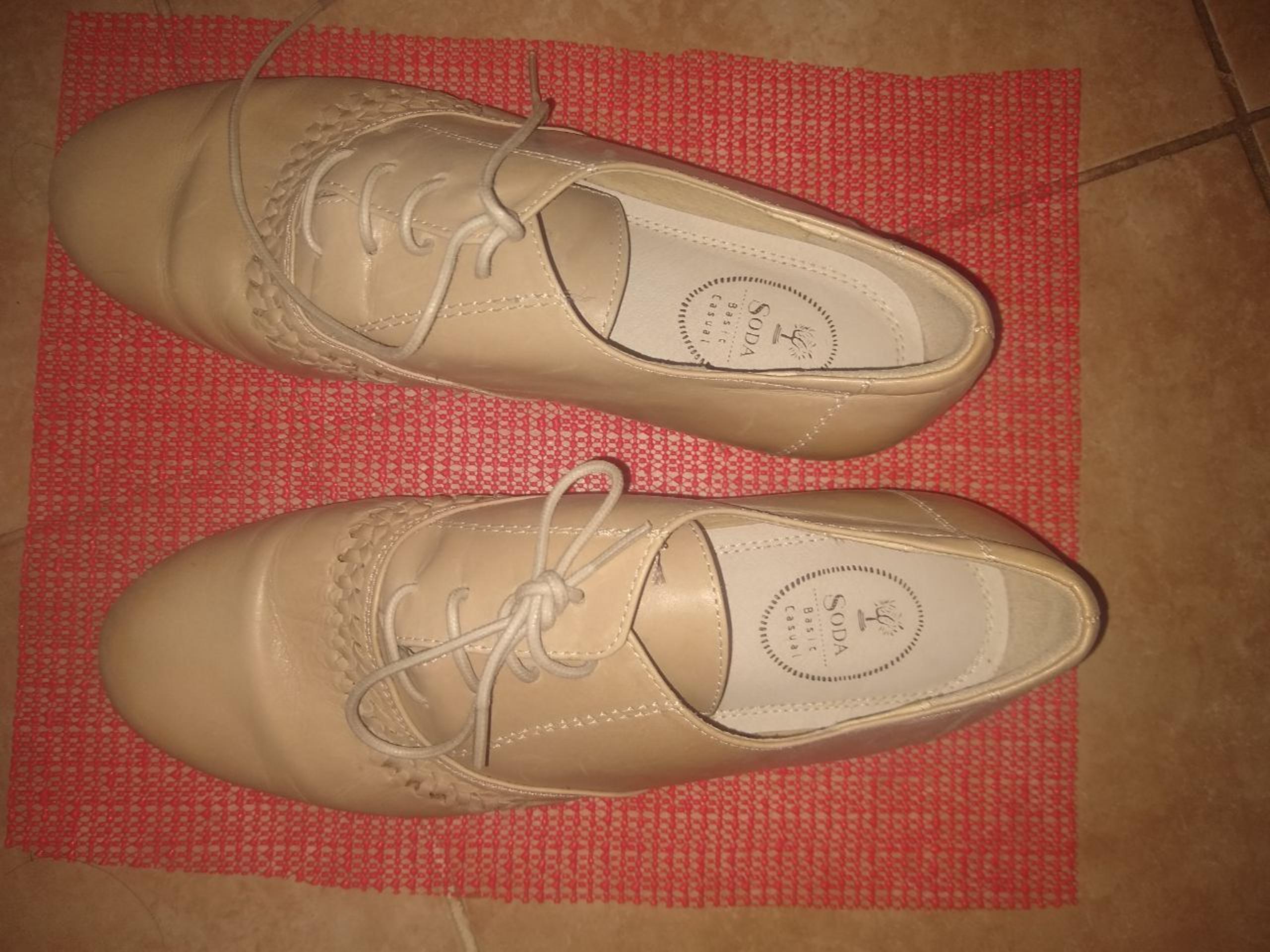 Women Leather Oxfords shoes size 6