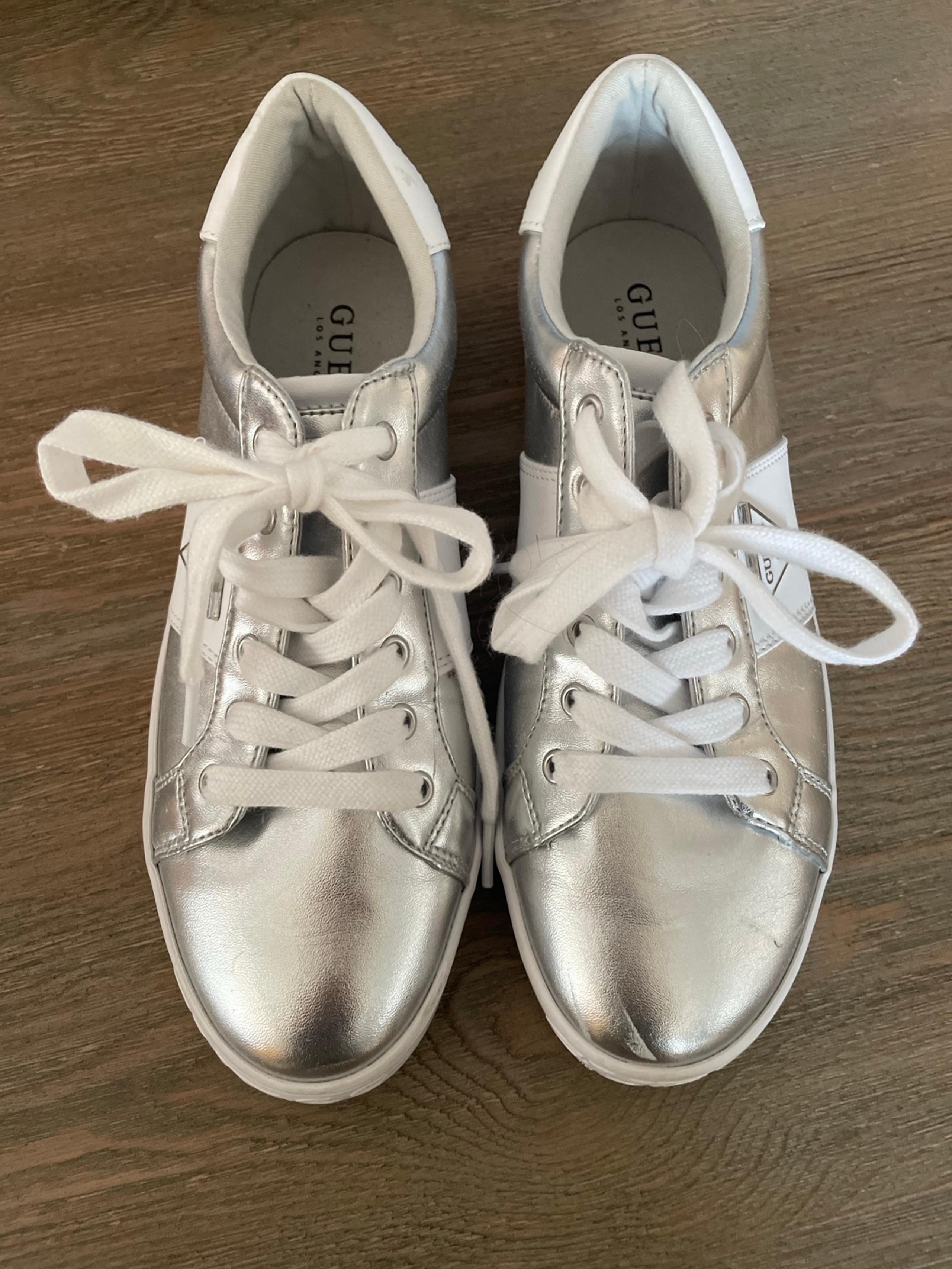 Sneakers - GUESS