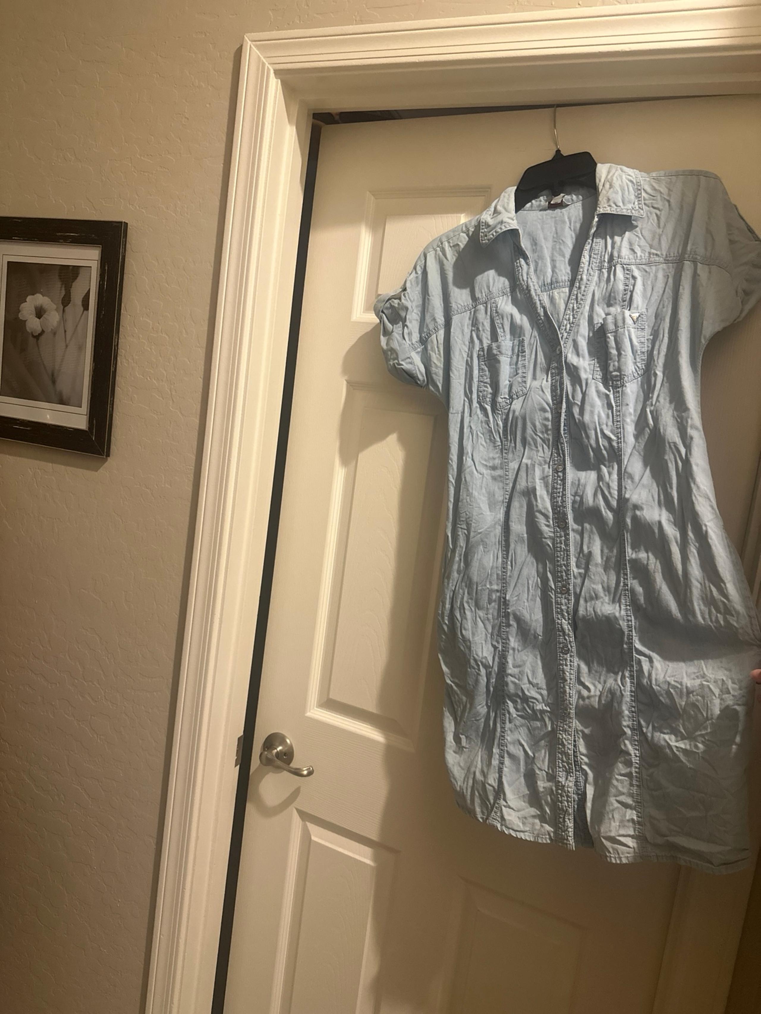 Classic lightweight Guess Denim light blue denim dress