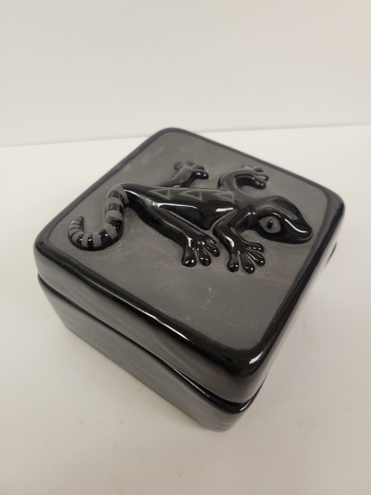 Unique Majolica Style Lizard Black Trinket Box