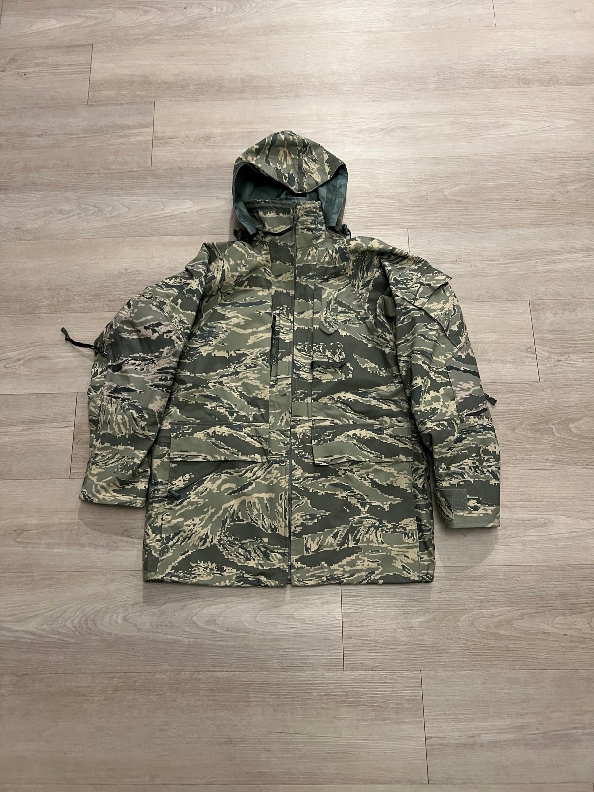 US Military Cold Weather Universal Camouflage Parka Coat Men’s Size Small