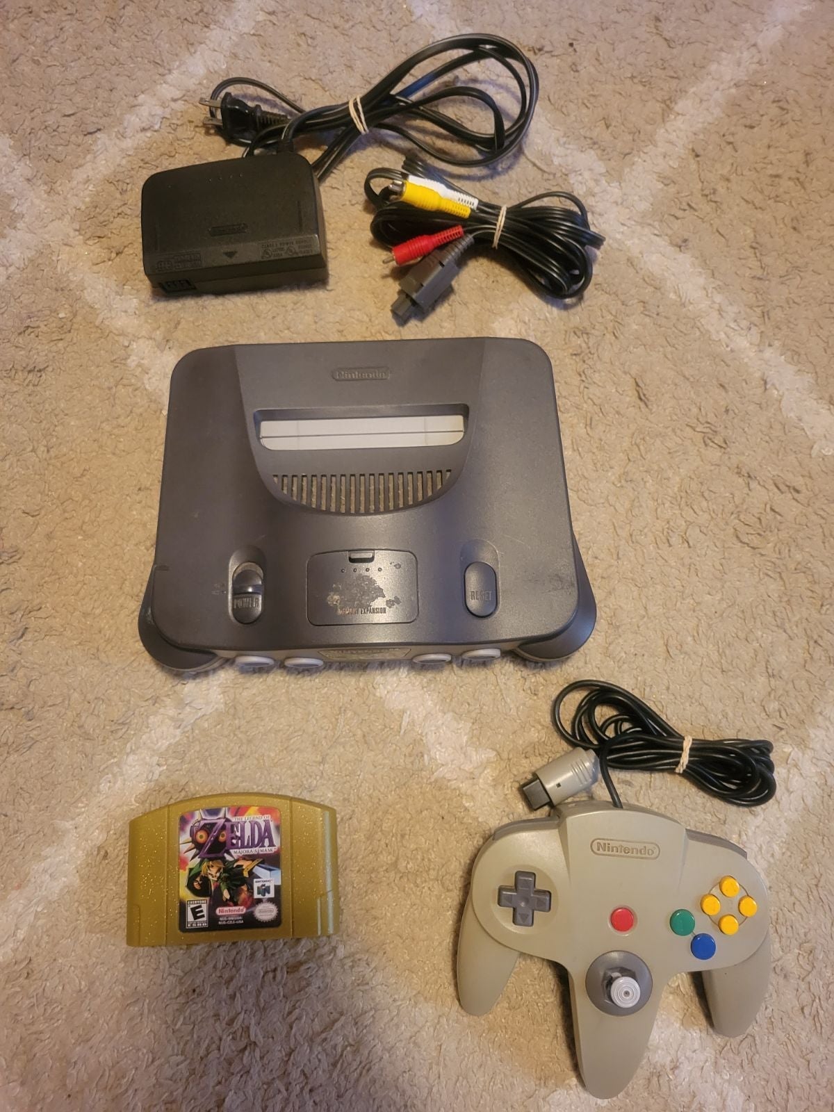 Nintendo shops 64 Charcoal Gray Console System Bundle with Zelda Game, Tested