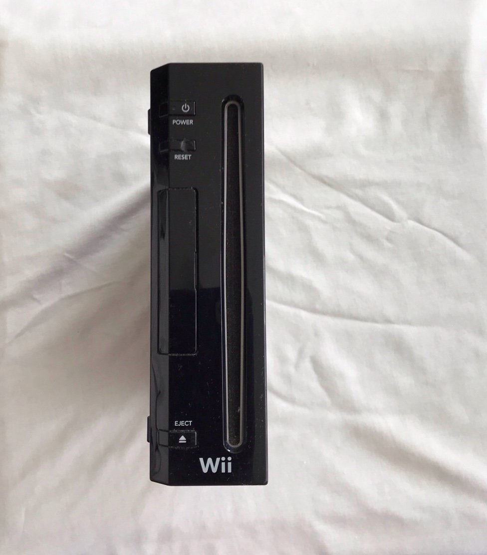 Nintendo Wii RVL-001 Bundle with 6 Games
