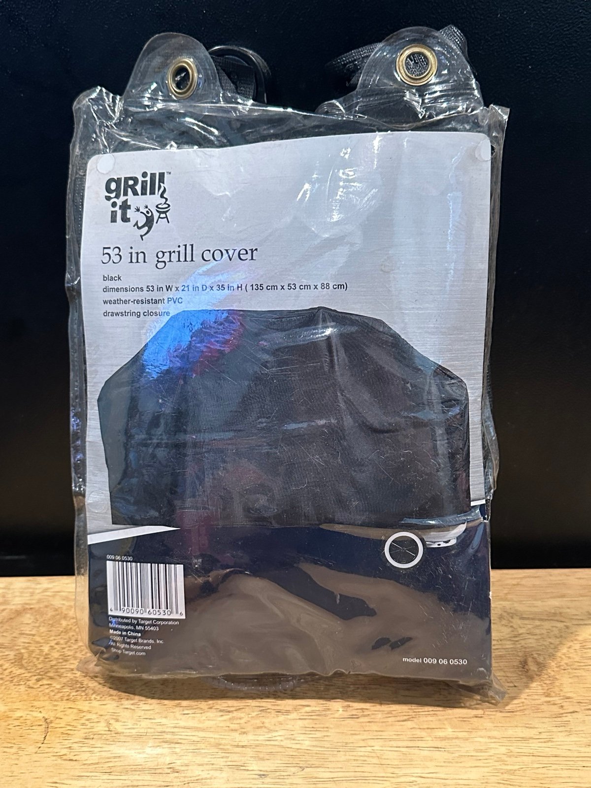 New Sealed 53” Grill Cover Black 53” W X 21” D X 35” H weather resistant GrillIt