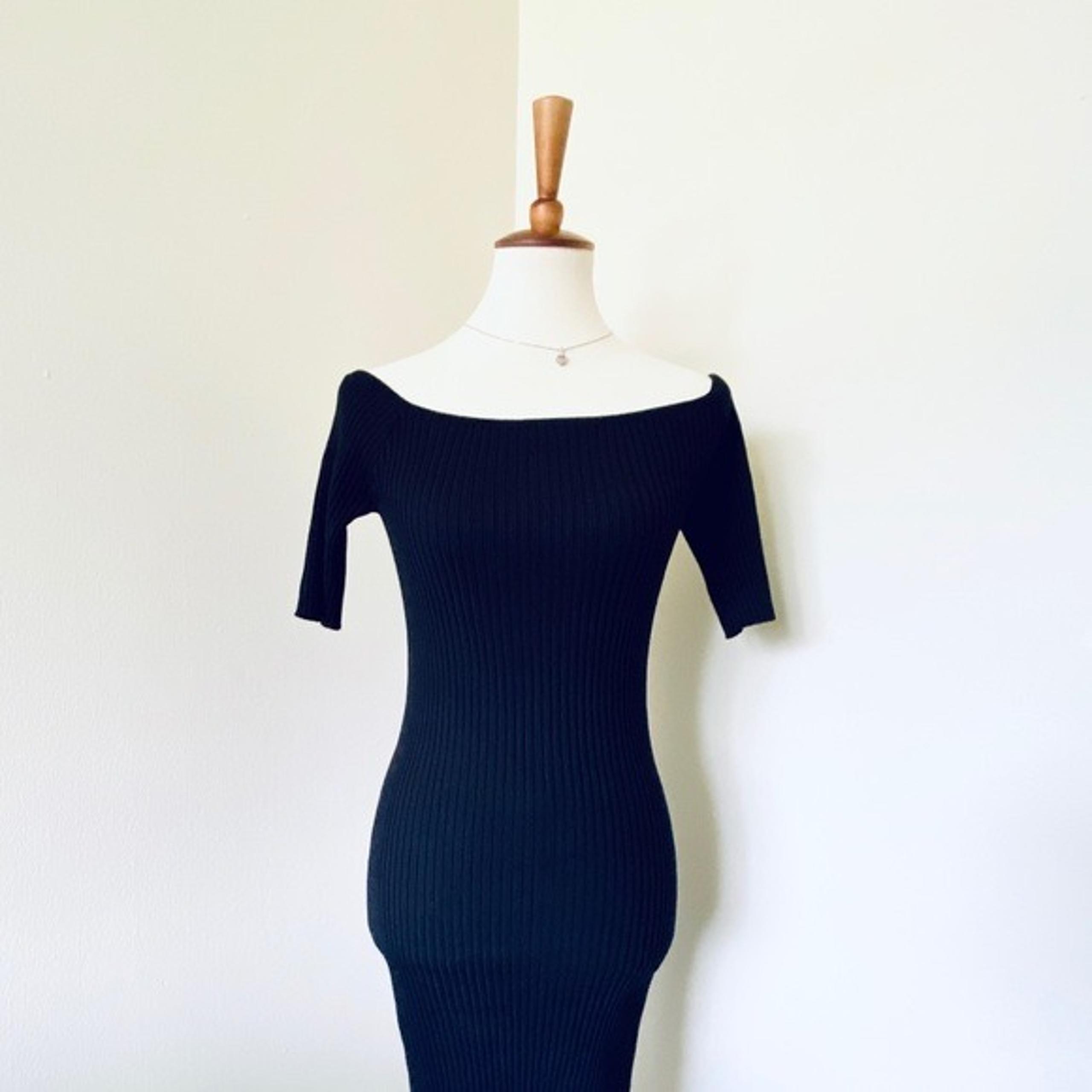 WILA Black Off the Shoulder Bodycon