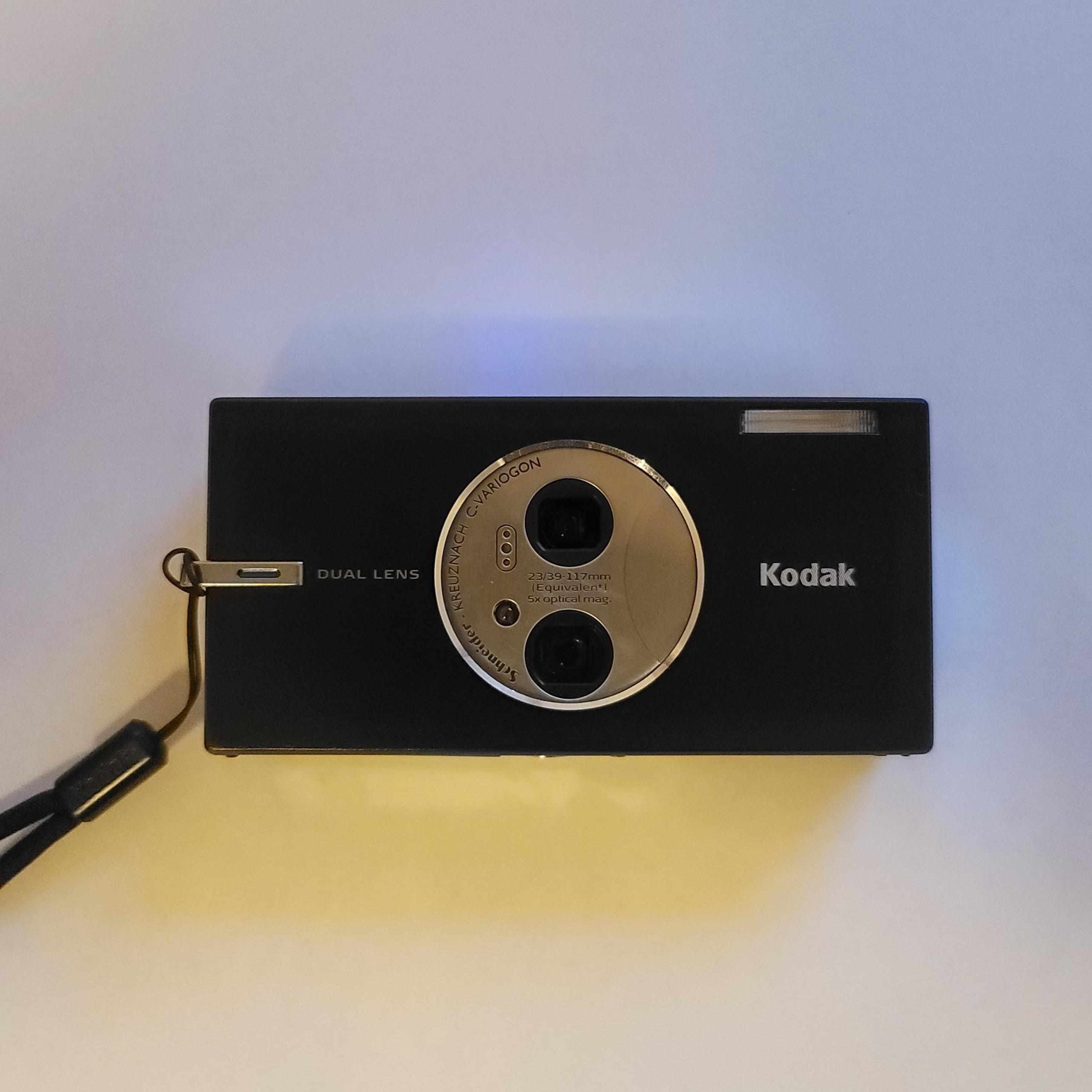 EasyShare V570 5.0MP Digital Camera Dual Lens Vintage - Black - Kodak