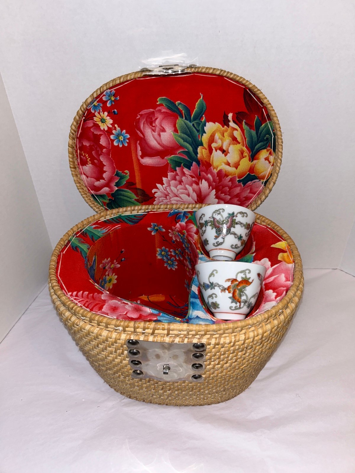Vintage Wicker Chinese Basket with 2 Tea Cups