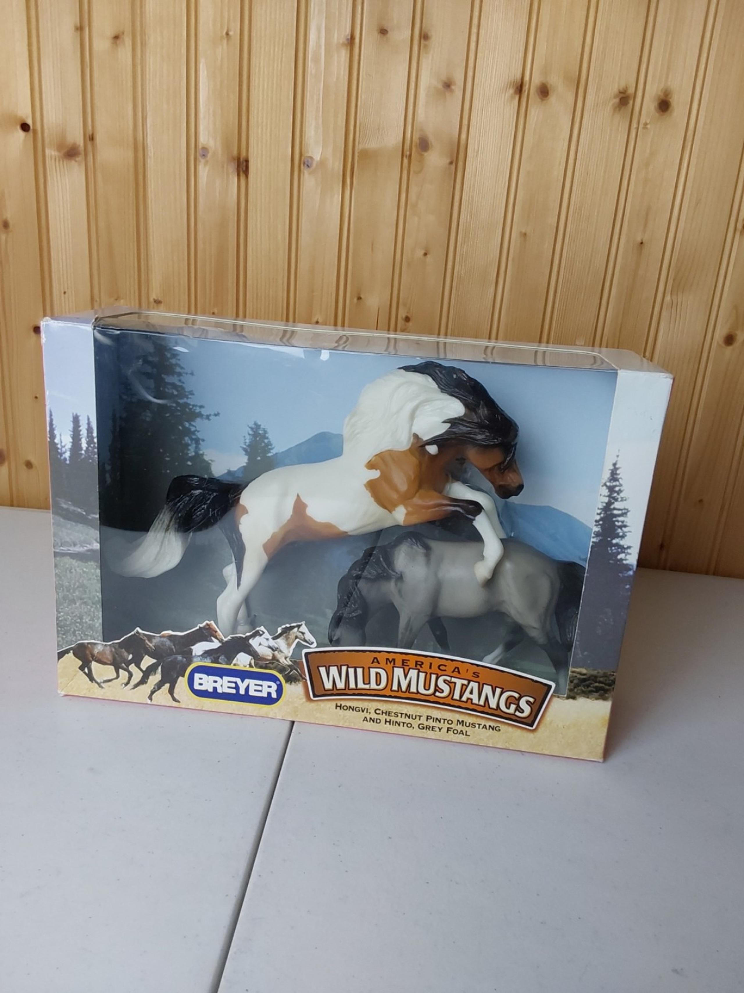 Breyer Amerca's Wild Mustangs-Hongvi, Chestnut Pinto Mustang & Hinto, Grey Foal