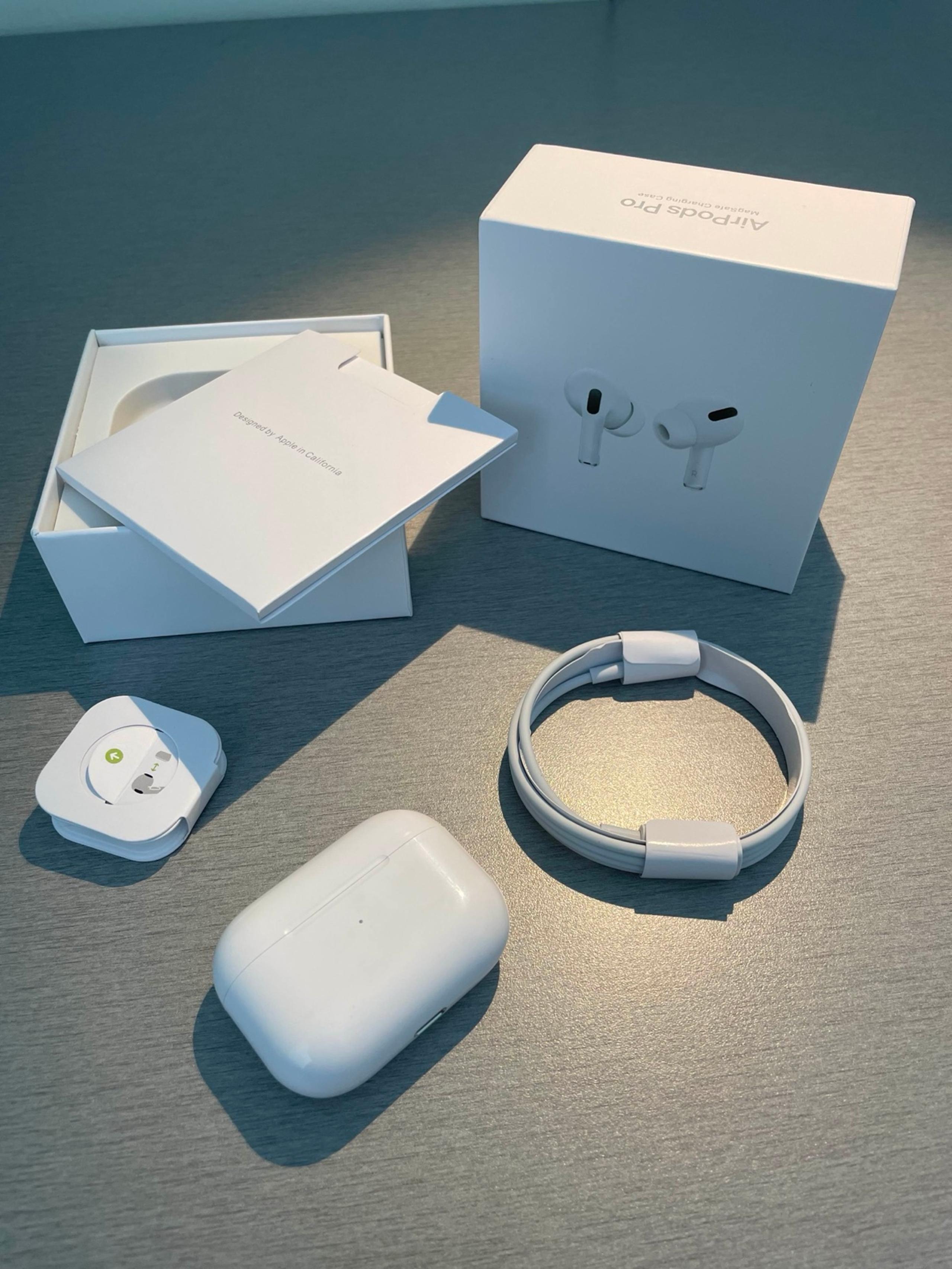 AirPods