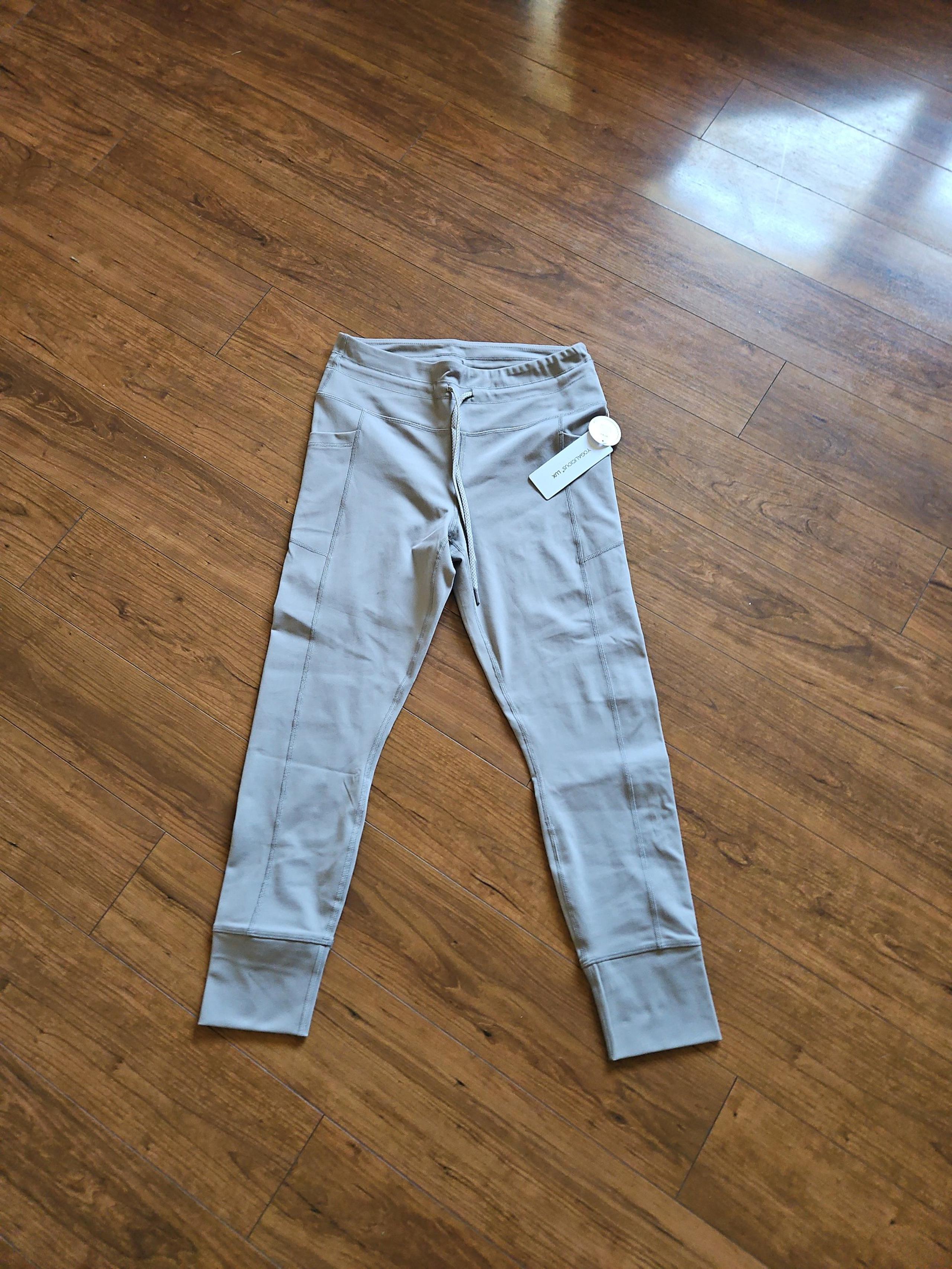 Yogalicious high rise side pocket joggers 7/8