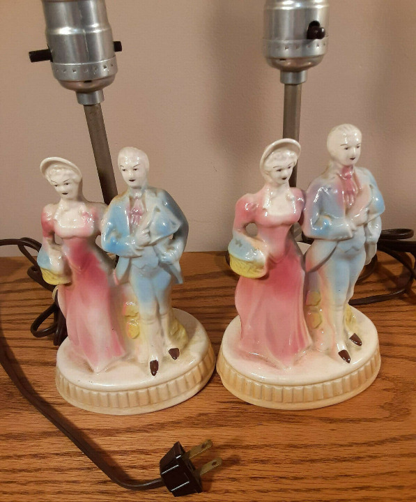 vintage Colonial Man&Woman in Fancy Dress ceramic Figurine table Lamps set of 2