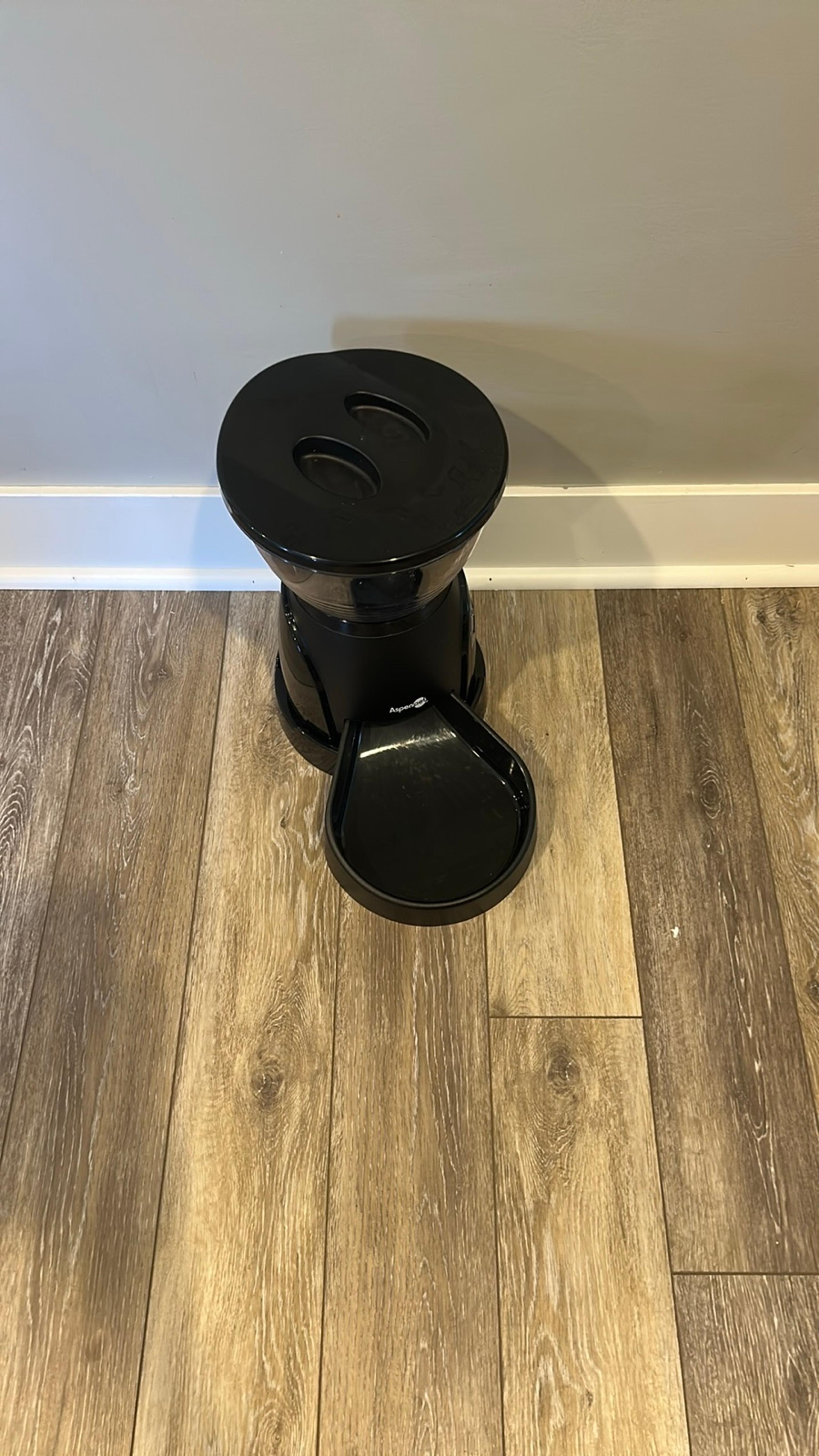 Auto pet feeder