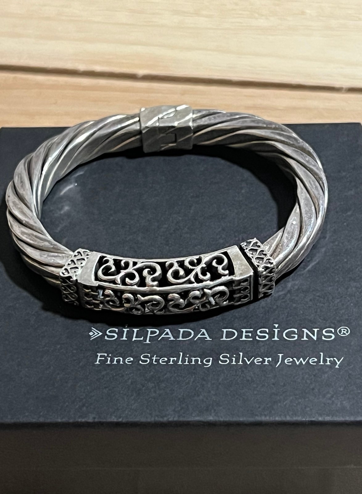 Silpada B0669 Retired Sterling Silver Bangle Bracelet
