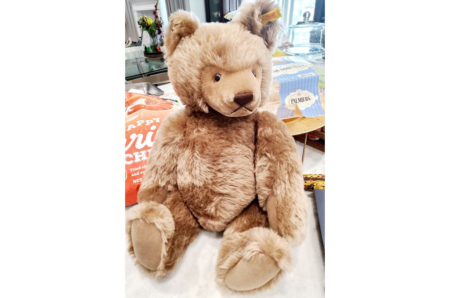 15 vintage Steiff teddy bear
