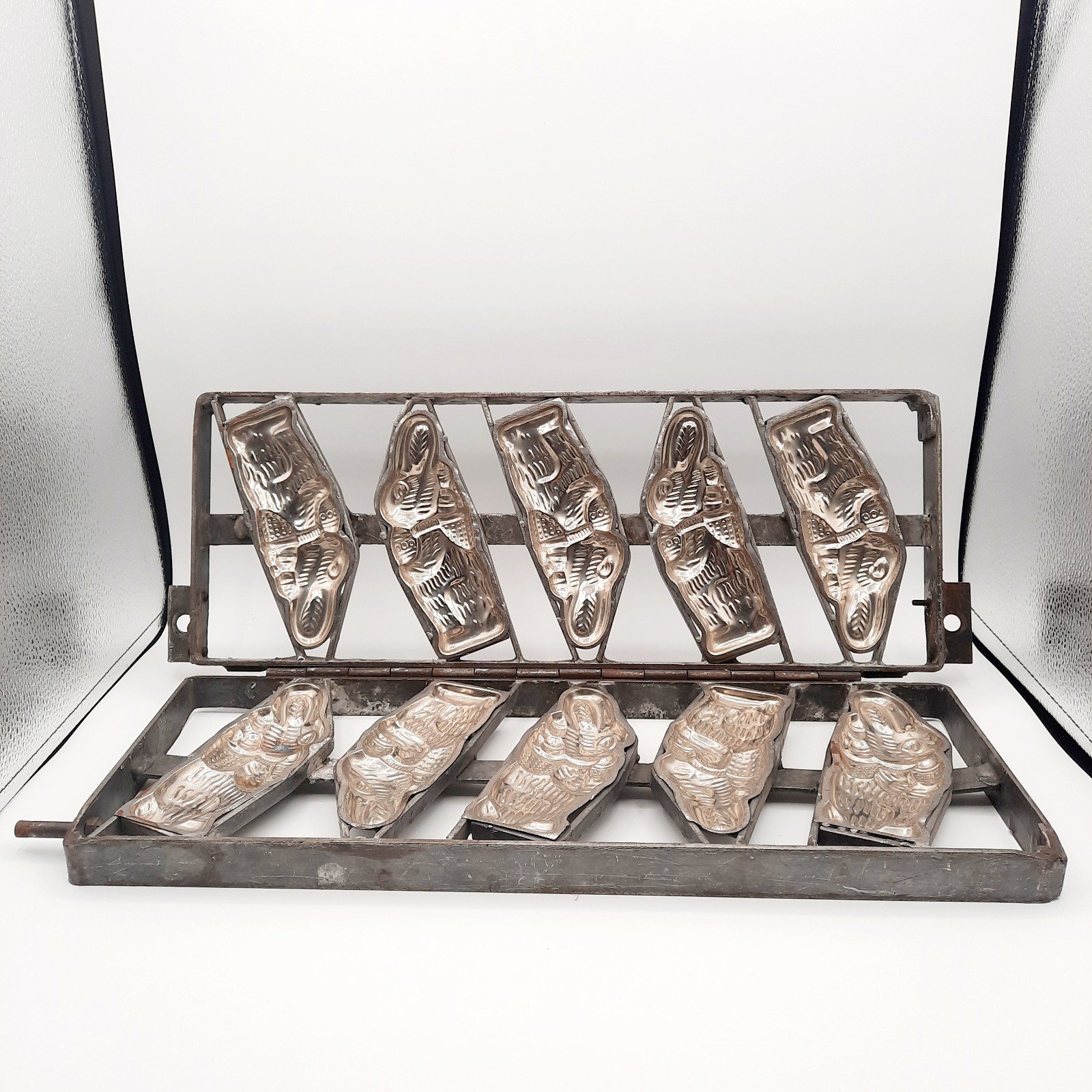 Vintage Easter 5 Mold Bunny Rabbit Hinged Chocolate Candy Mold