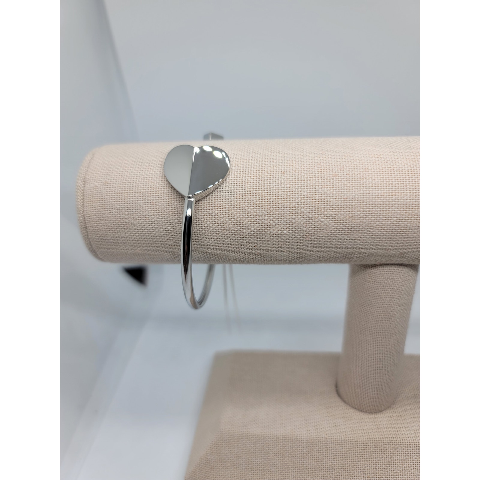 【大セール】 Kate Spade Silvertone Arrow Cuff ブレスレット Kate Spade Silvertone Arrow Cuff Bracelet | eBay