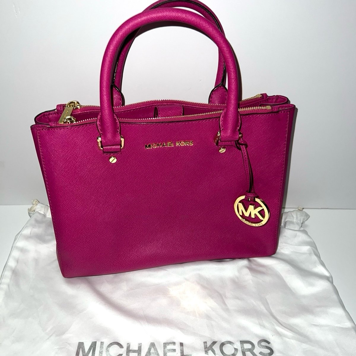 Micheal Kors Sutton Medium Fuschia