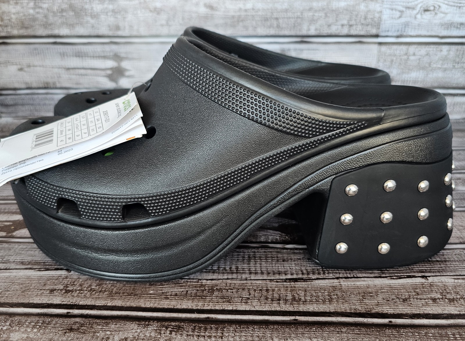NEW With Tags Crocs Siren Studded Clog Black