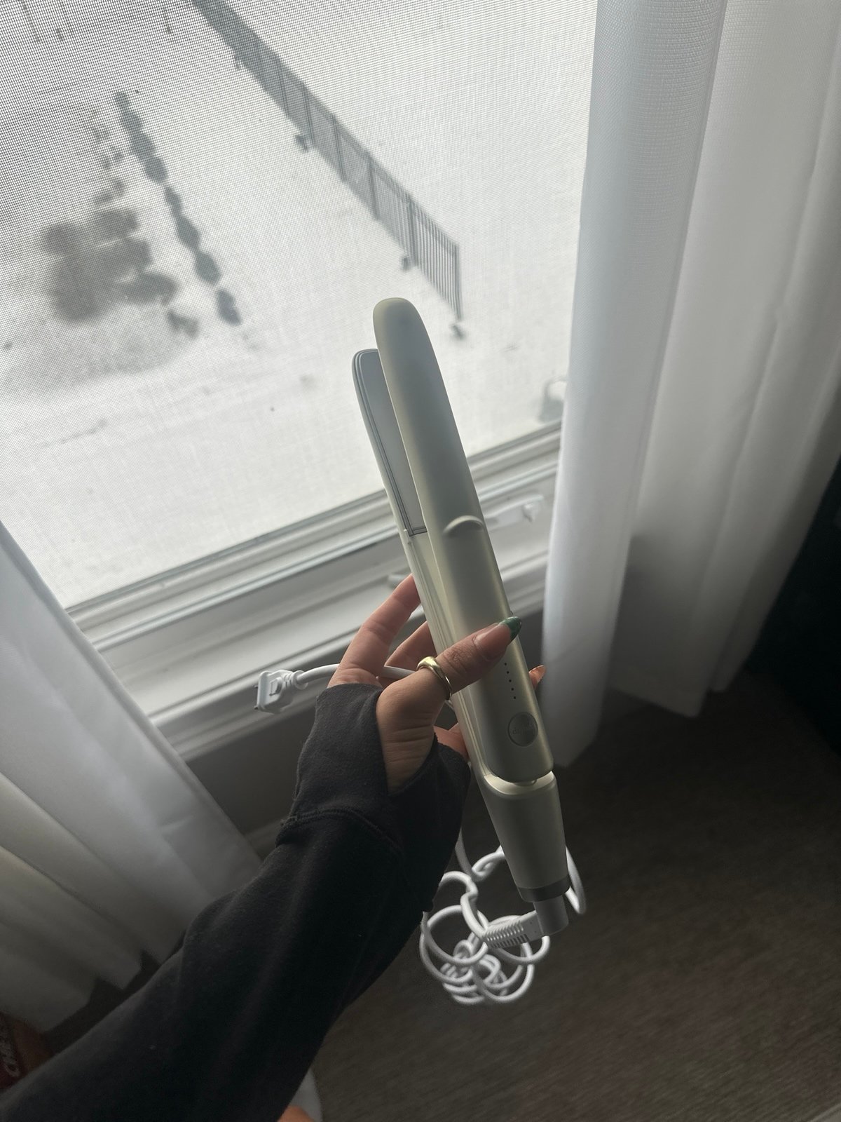 Drybar Reserve Vibrating Flat Iron