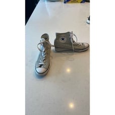 Converse all star Chuck Taylor women’s size 7 wedge super cool.